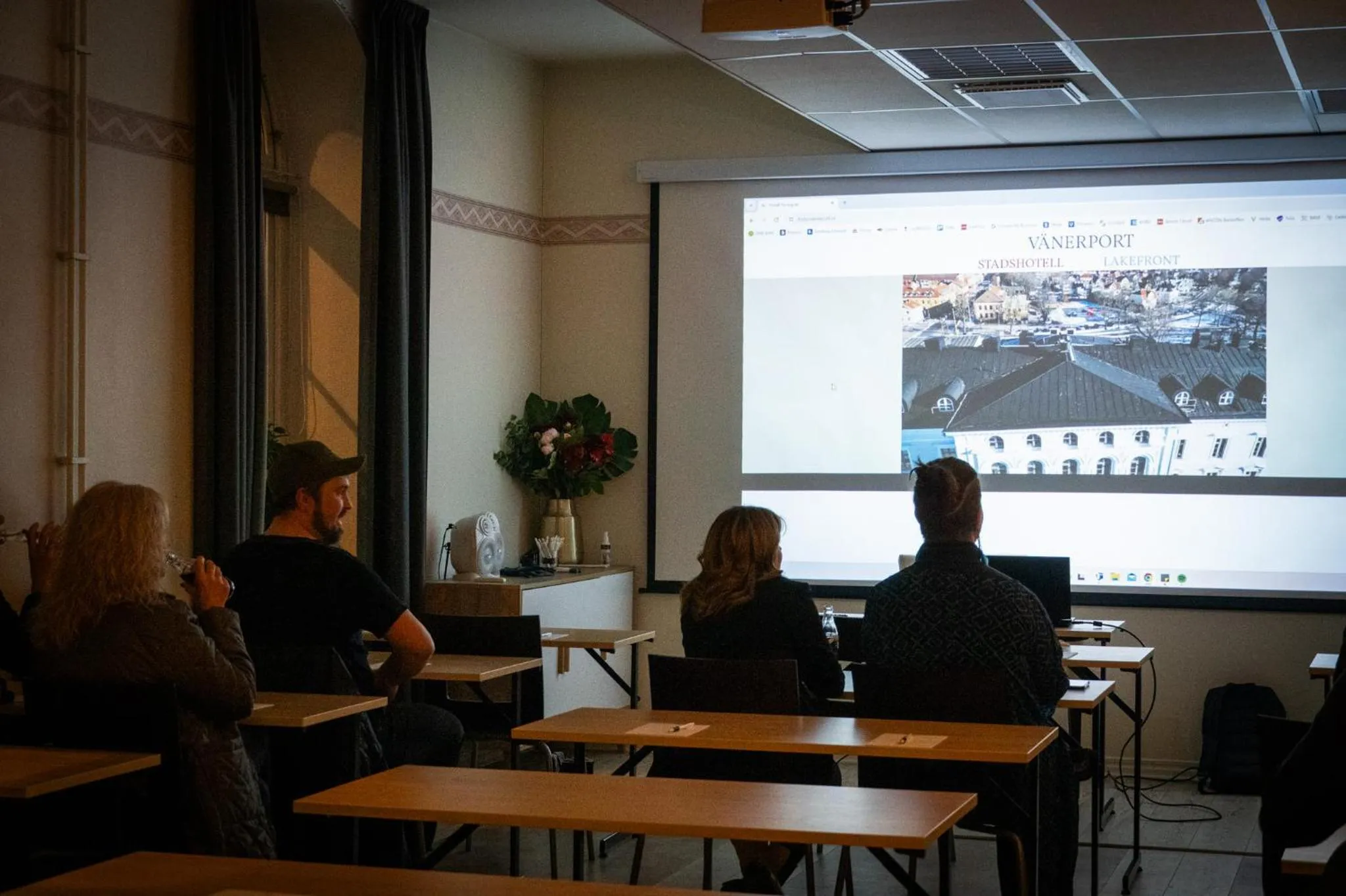 group of guests in Vänerport Stadshotell i Mariestad