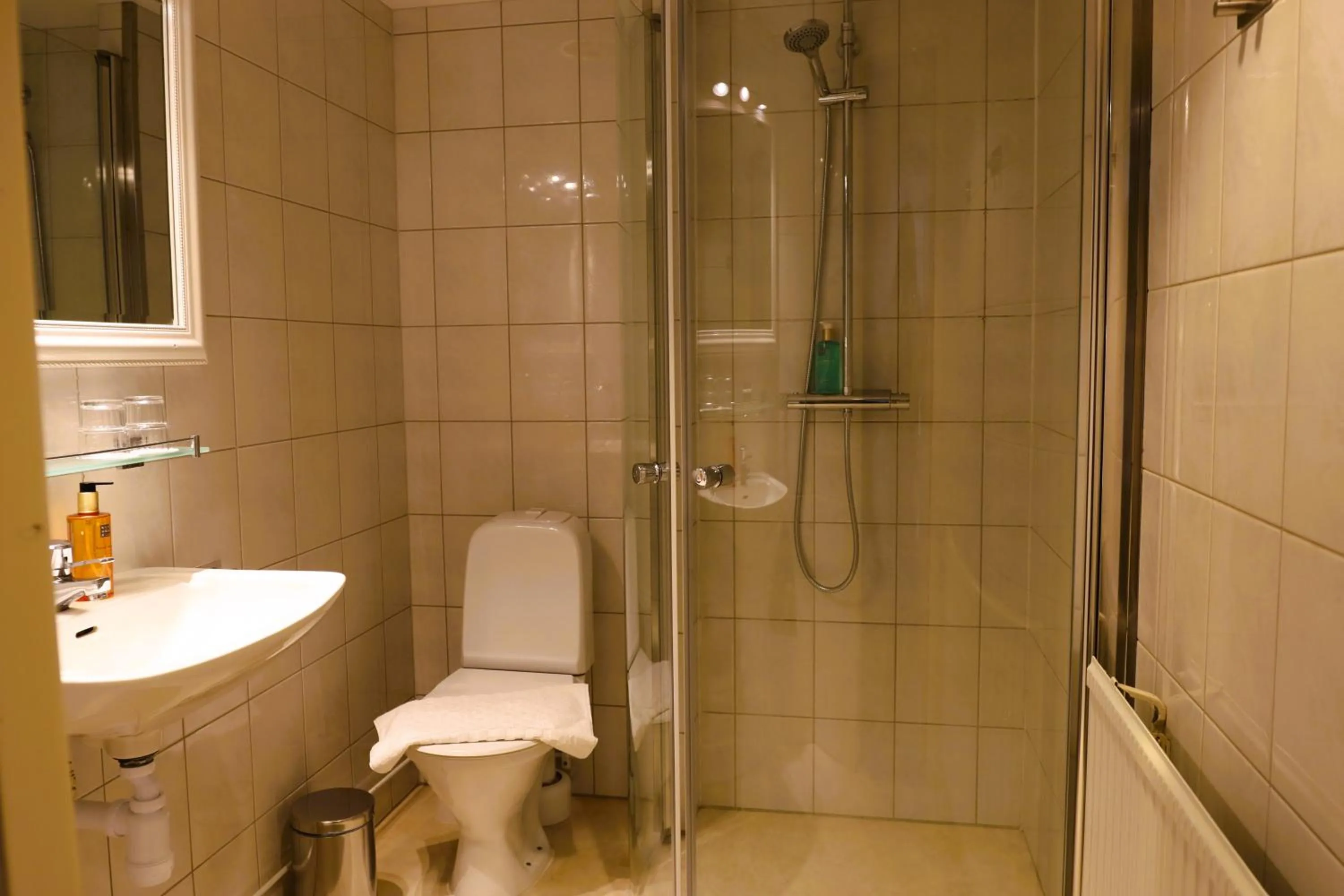 Shower in Vänerport Stadshotell i Mariestad