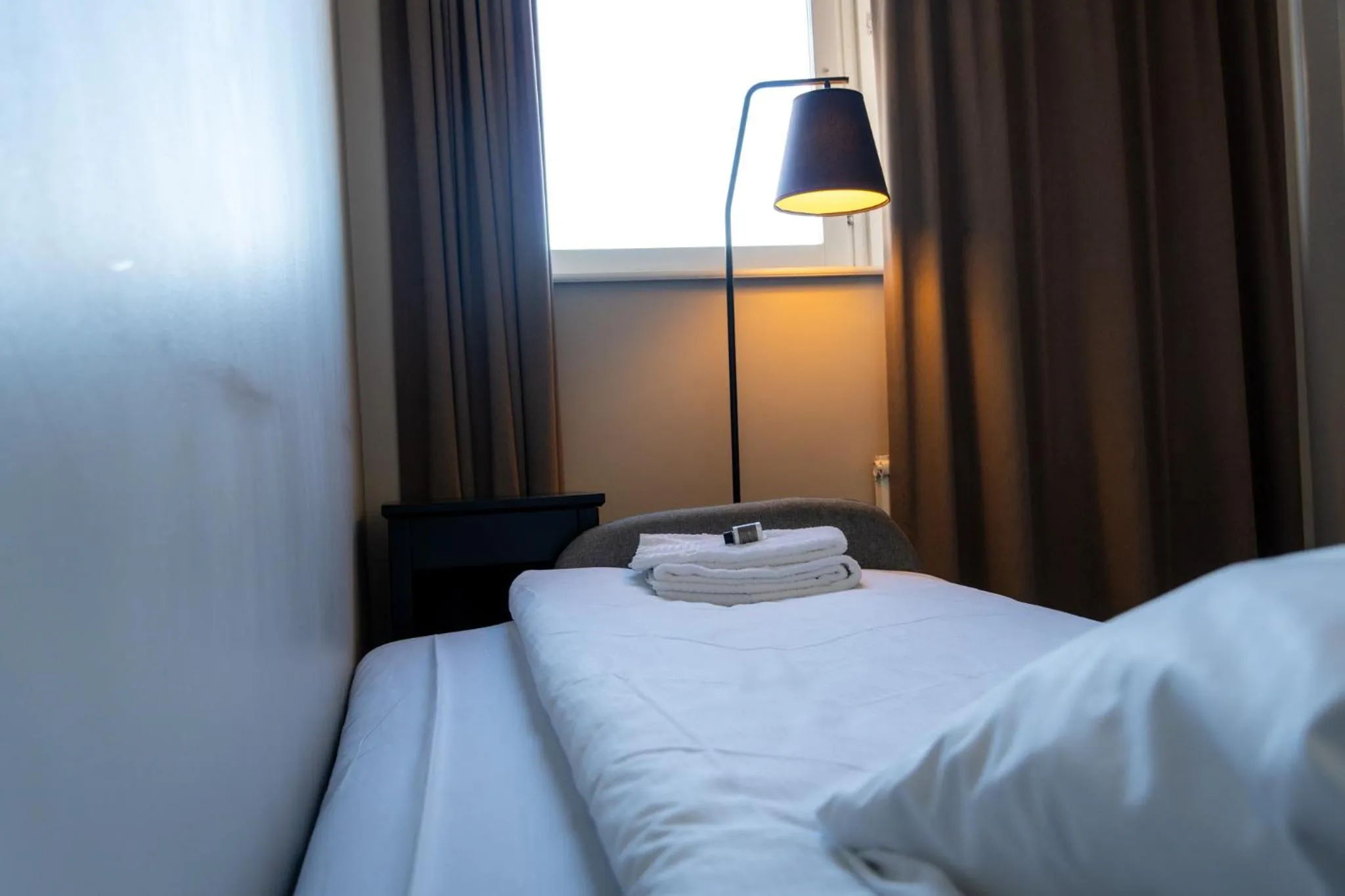 Bed in Vänerport Stadshotell i Mariestad