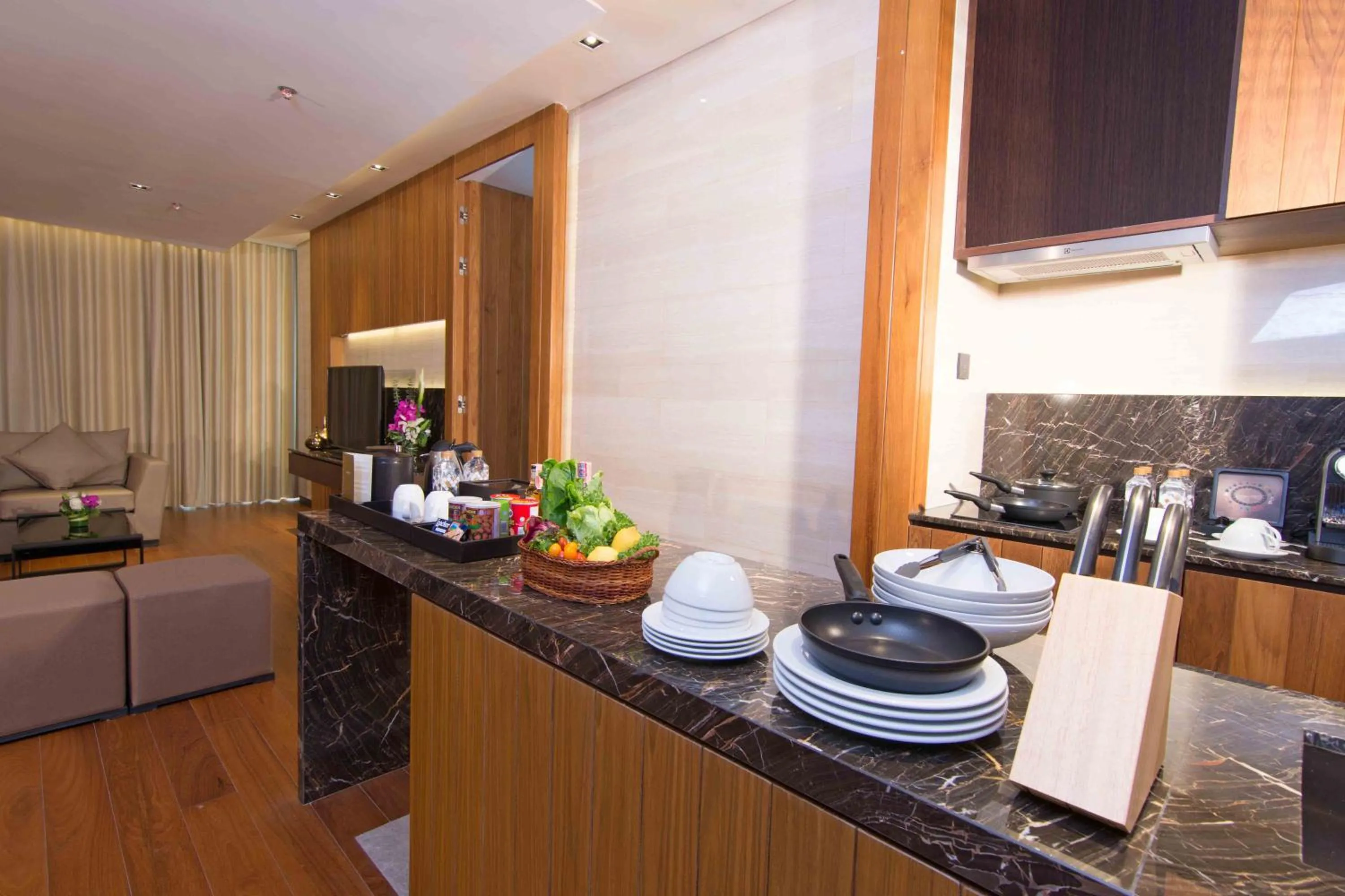 Kitchen or kitchenette in Lancaster Bangkok