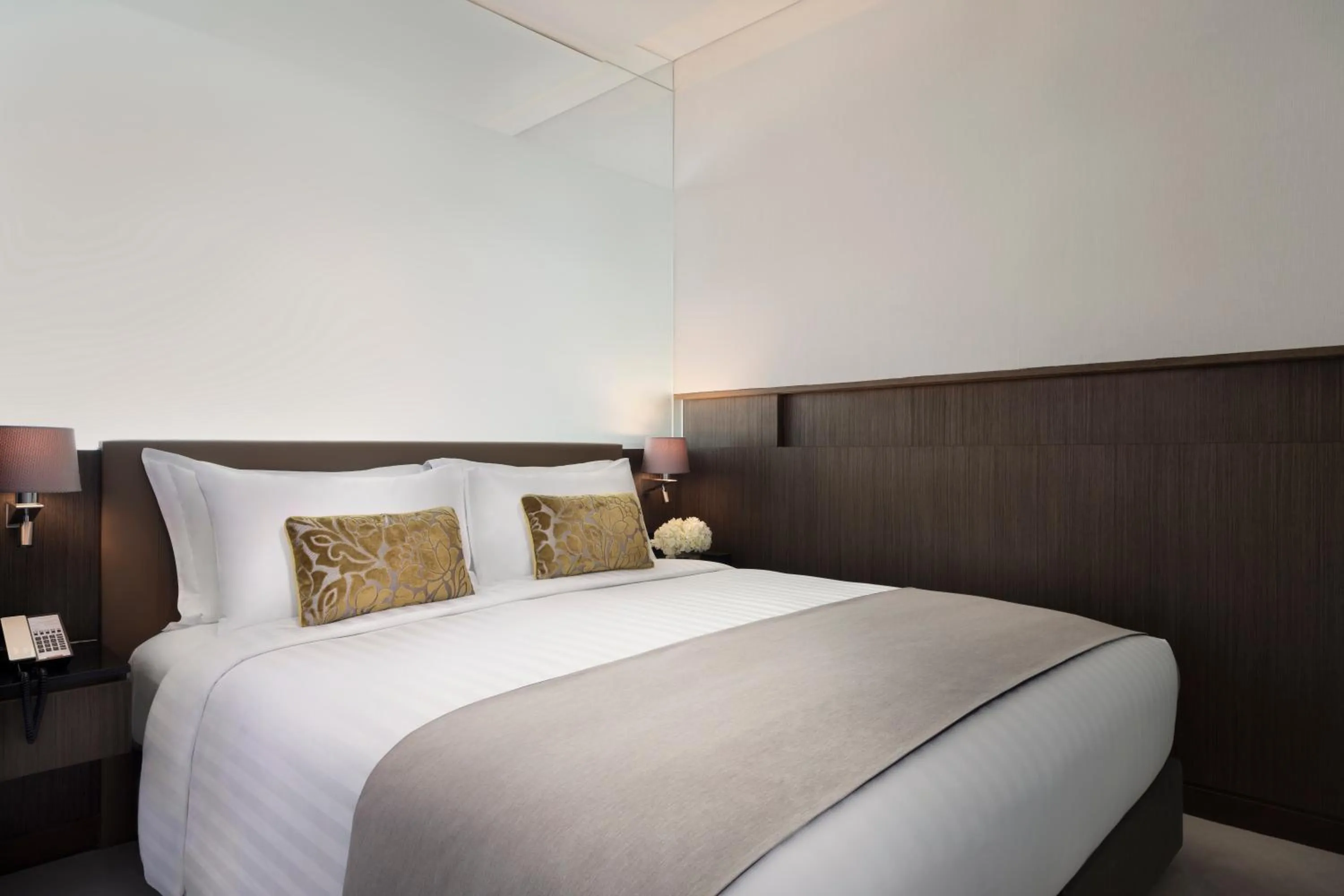 Bed in Lancaster Bangkok