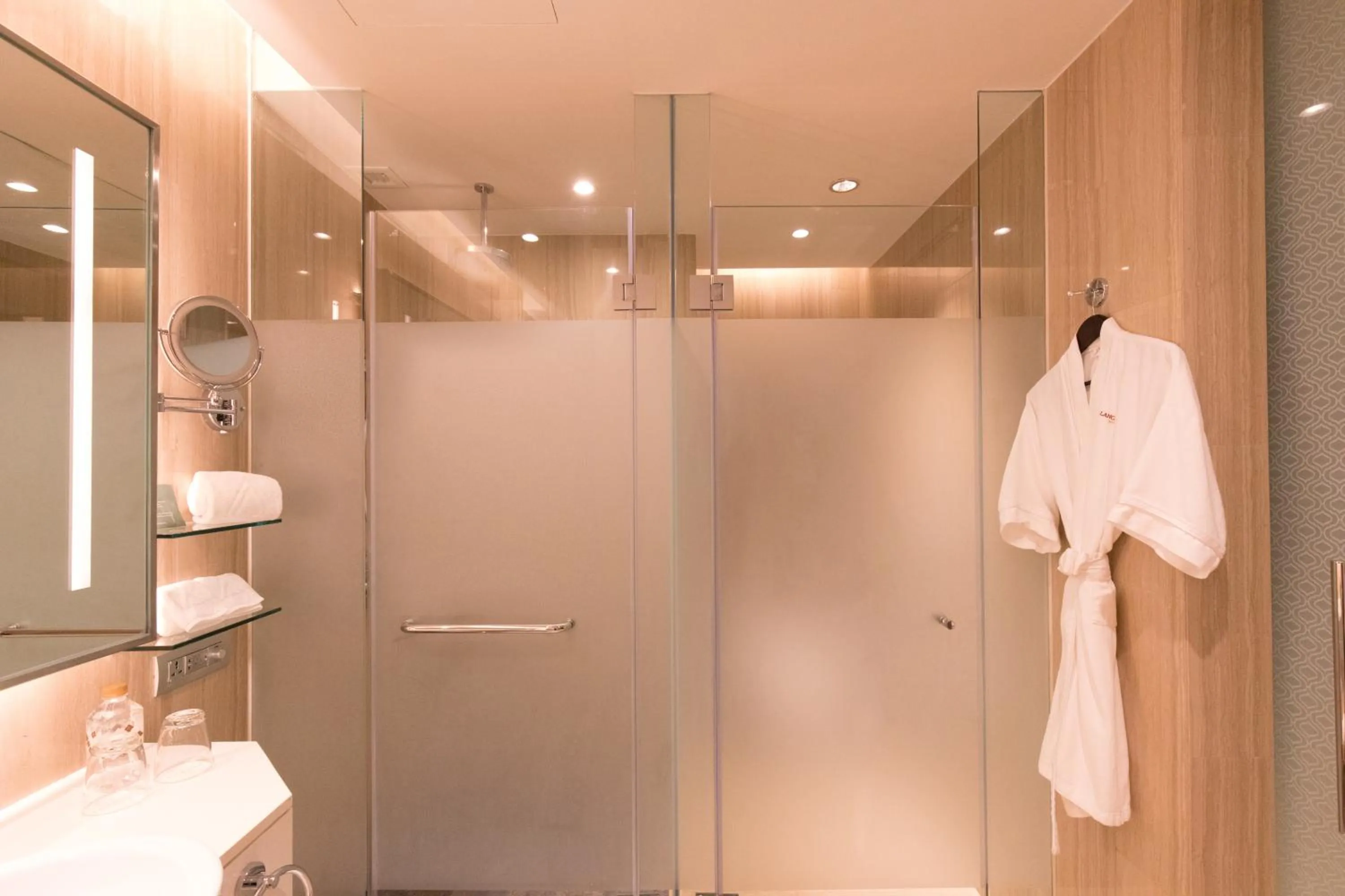 Bathroom in Lancaster Bangkok