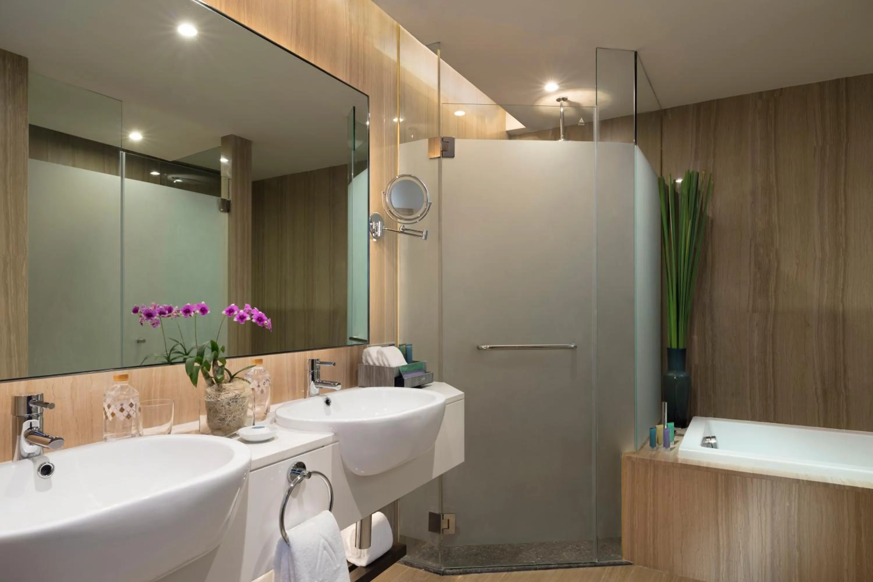 Bathroom in Lancaster Bangkok