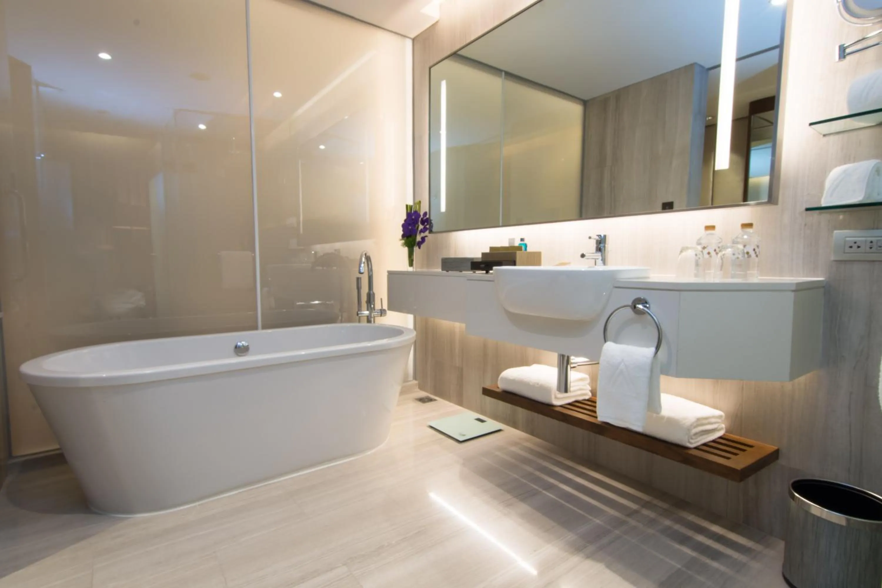 Bathroom in Lancaster Bangkok