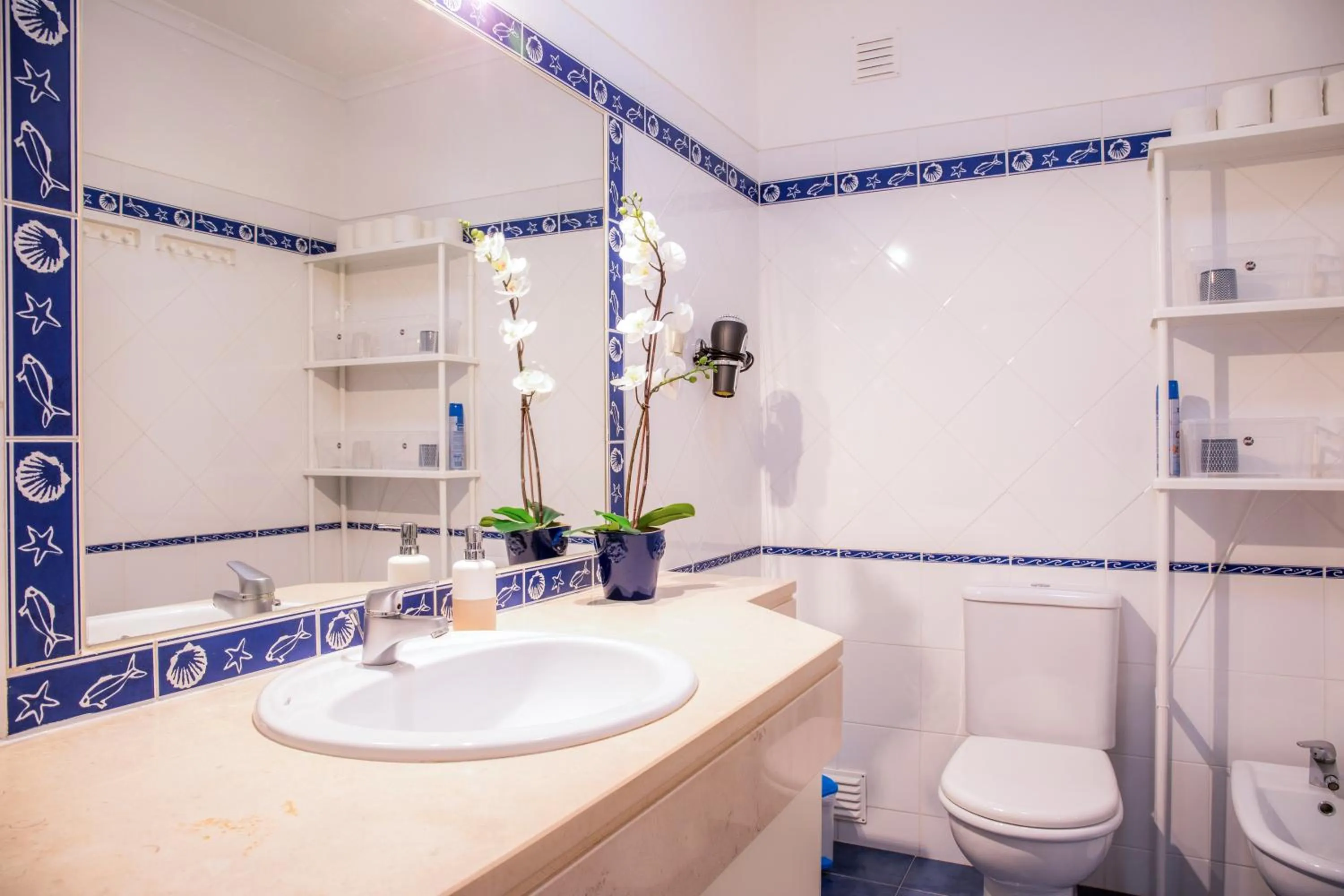 Bathroom in Vinyl Flat Bed & Breakfast - Rooms