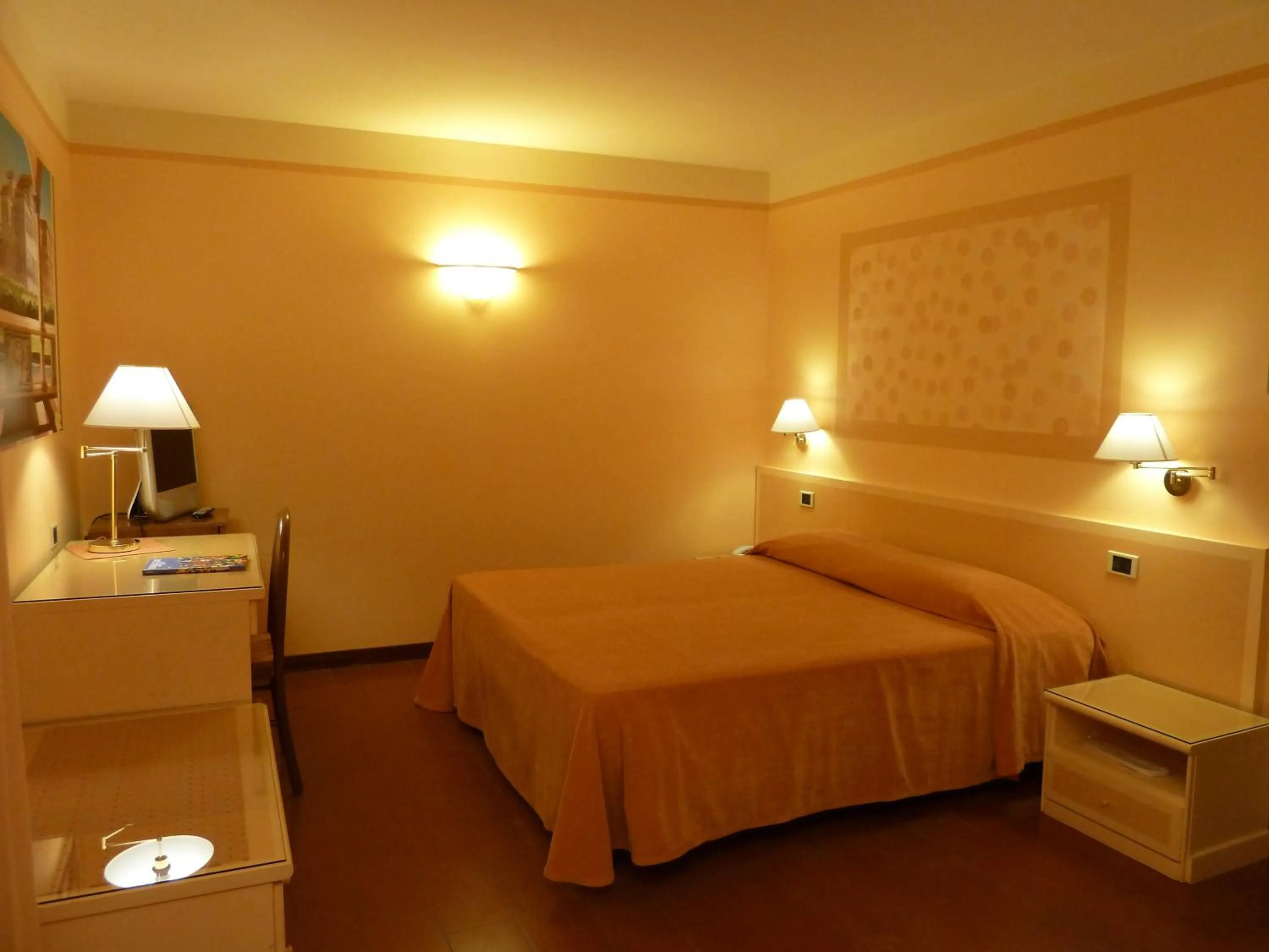 Photo of the whole room, Bed in Hotel Antica Dogana