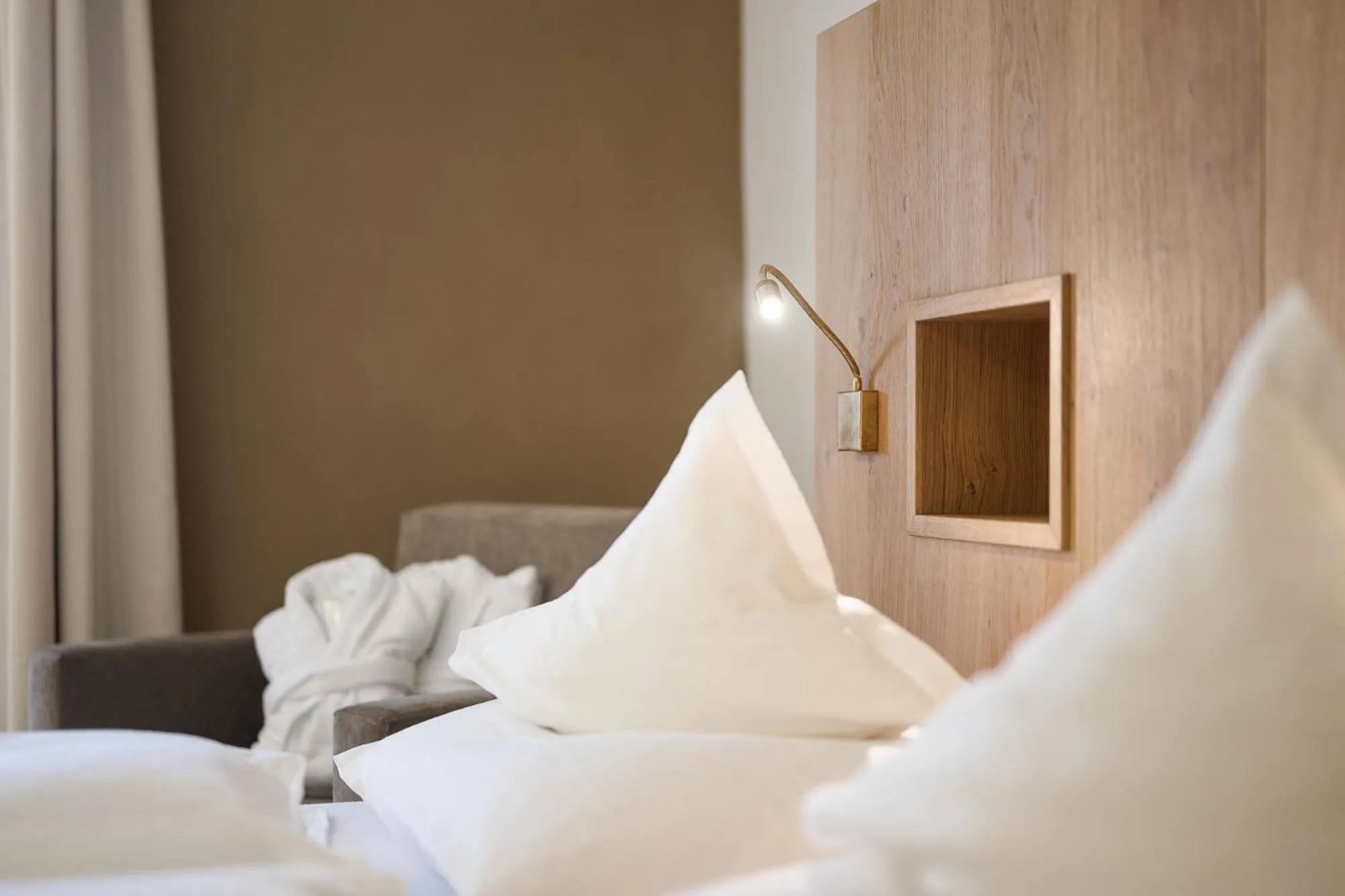 Bedroom, Bed in Hotel Madatsch