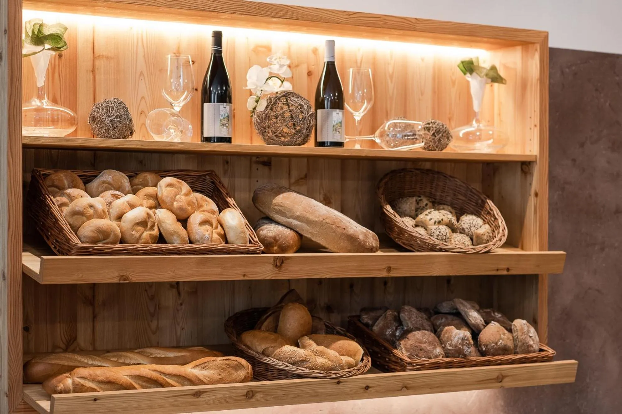 Continental breakfast in Hotel Madatsch