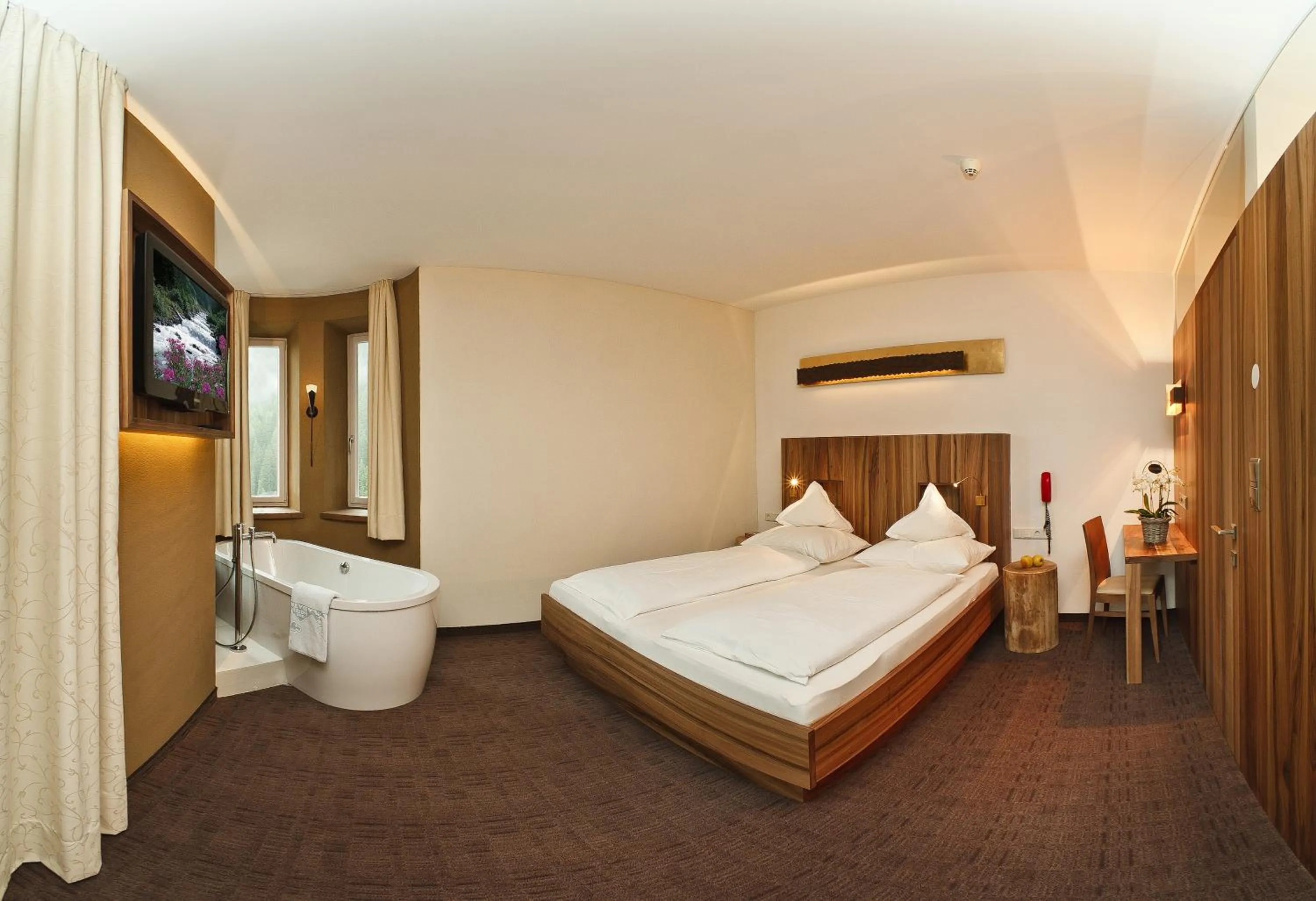 Bedroom, Bed in Hotel Madatsch