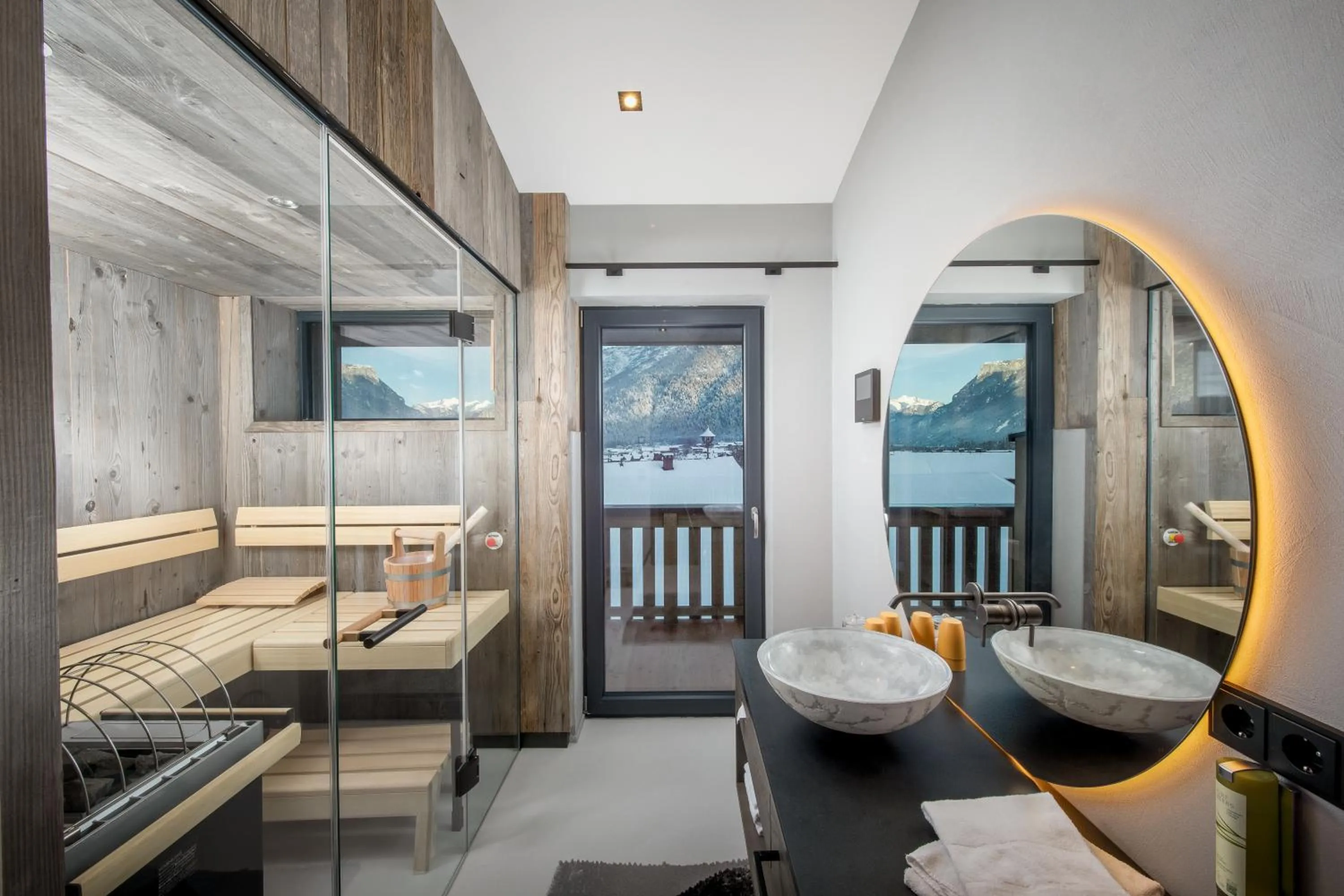 Bed in Hotel & Appartements Heigenhauser