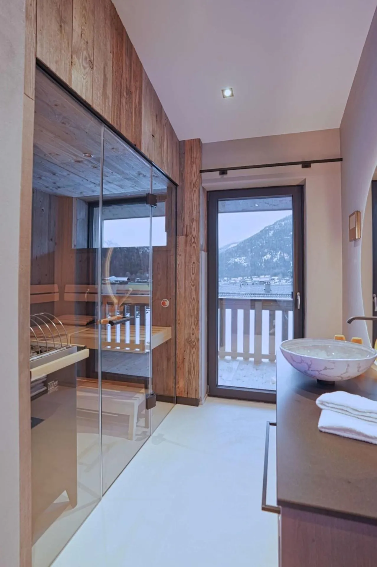 Bed in Hotel & Appartements Heigenhauser