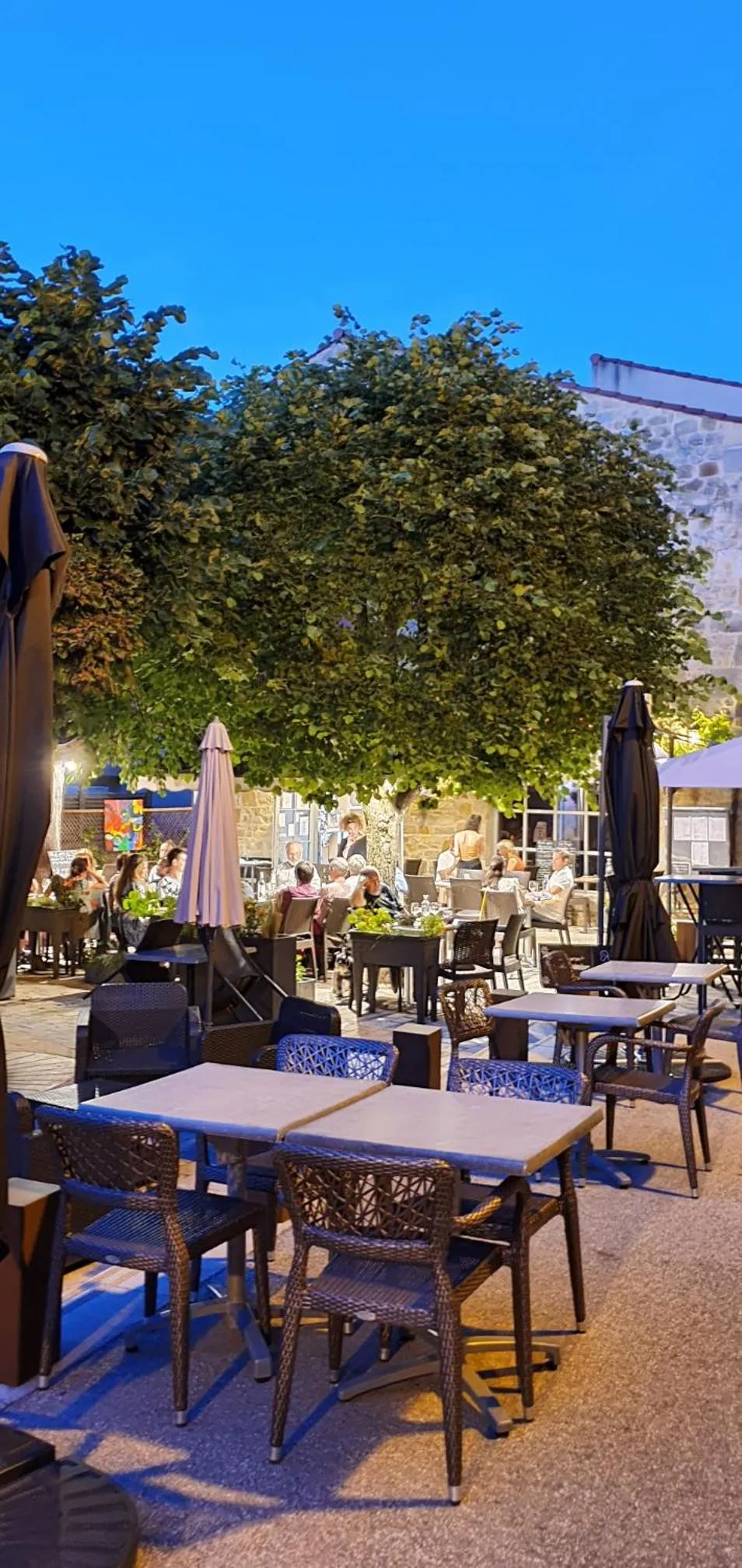 Restaurant/places to eat in La Charmeraie