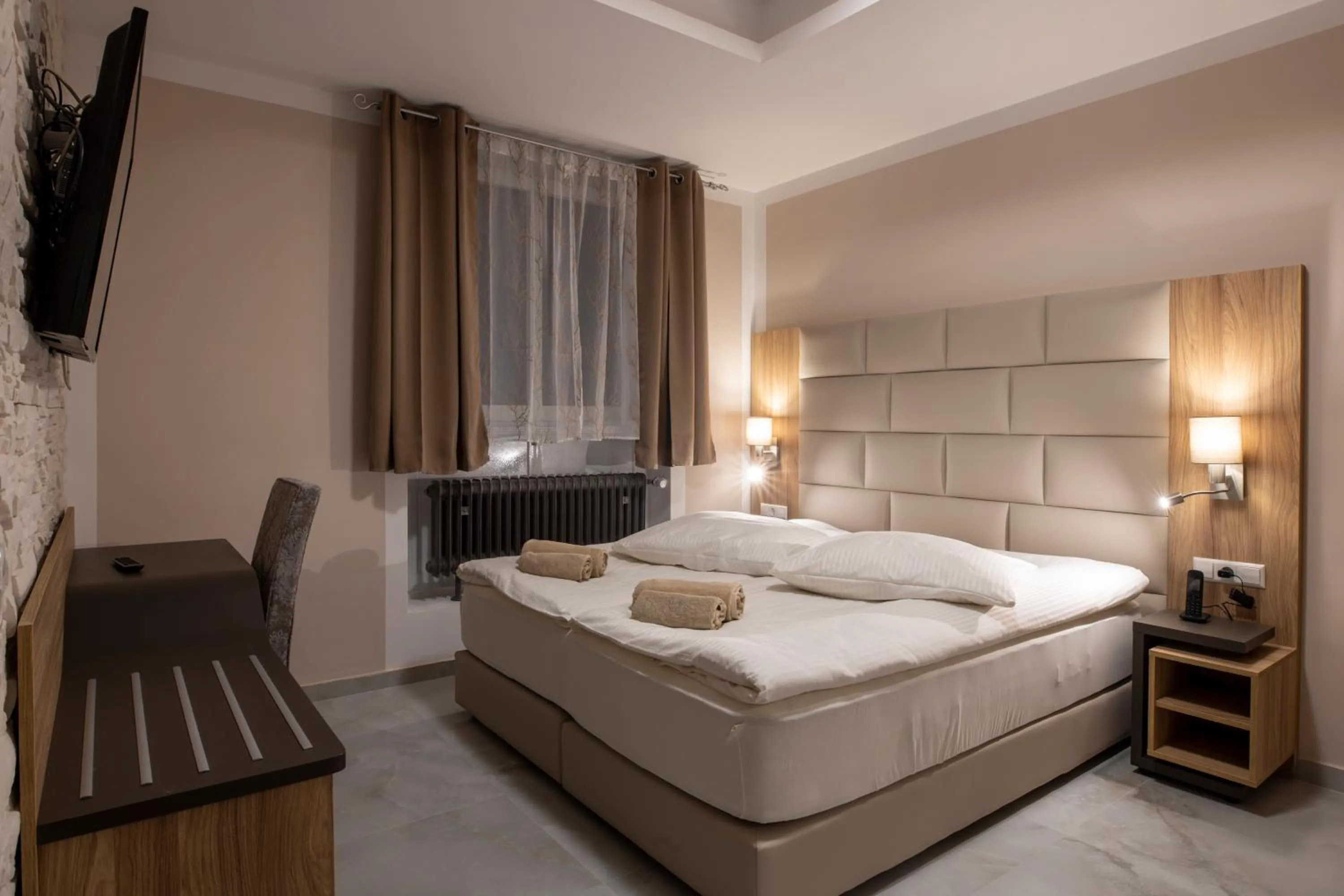 Photo of the whole room, Bed in Hotel Restaurant Meteora