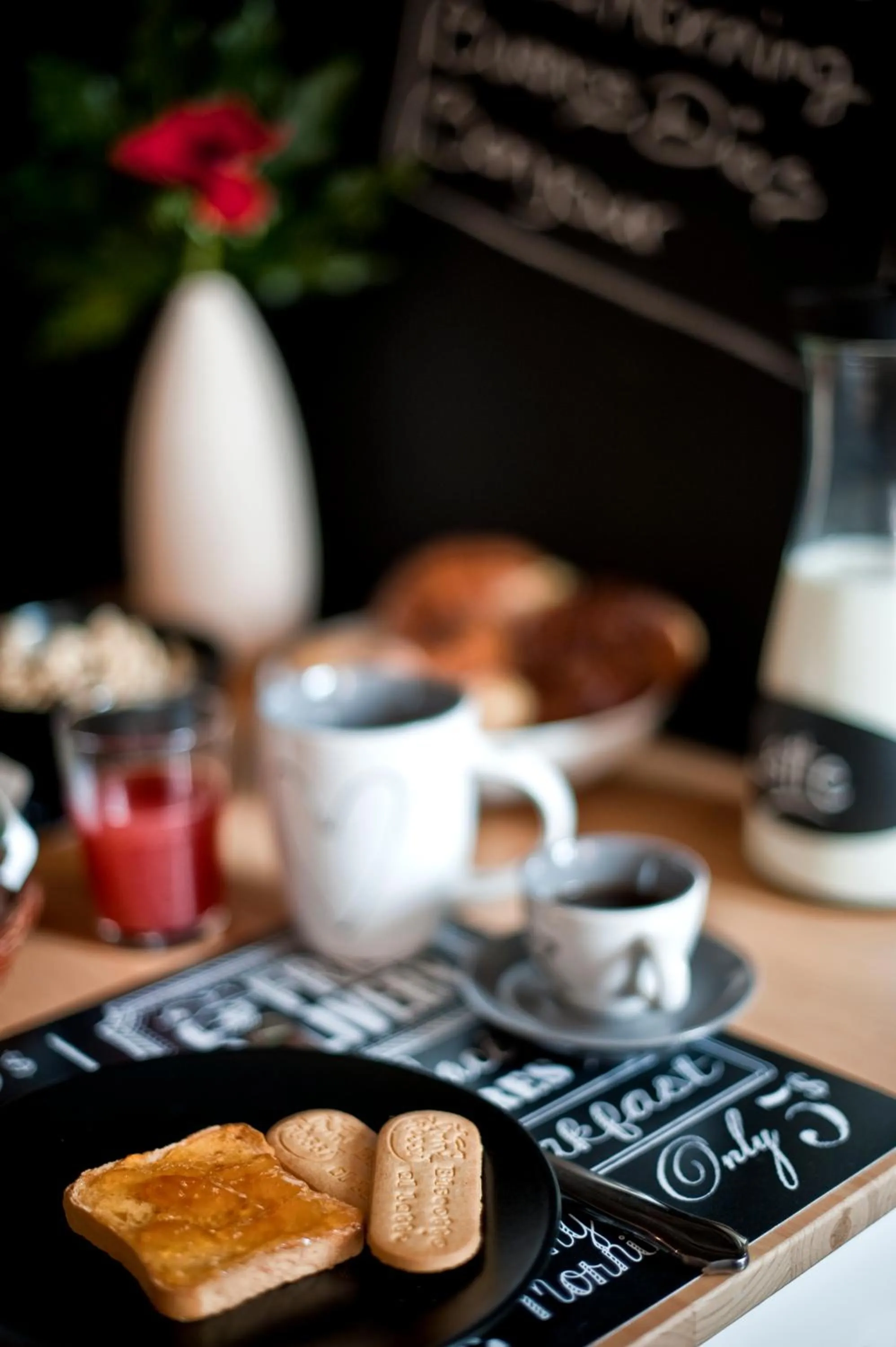 Kitchen or kitchenette in TinkerBell GuestHouse