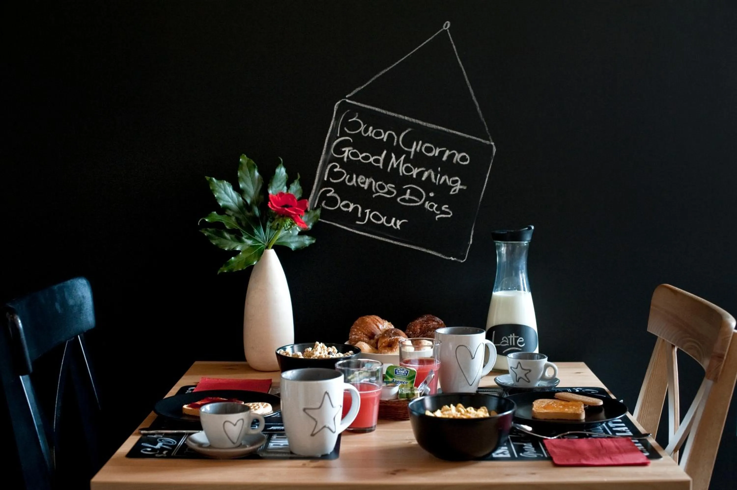 Kitchen or kitchenette in TinkerBell GuestHouse