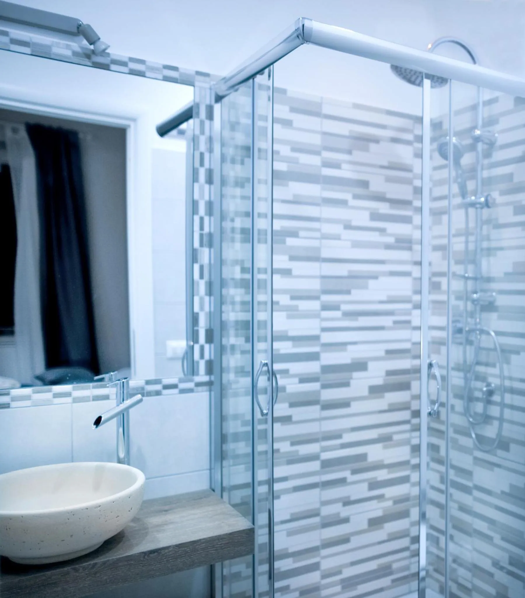 Shower in TinkerBell GuestHouse