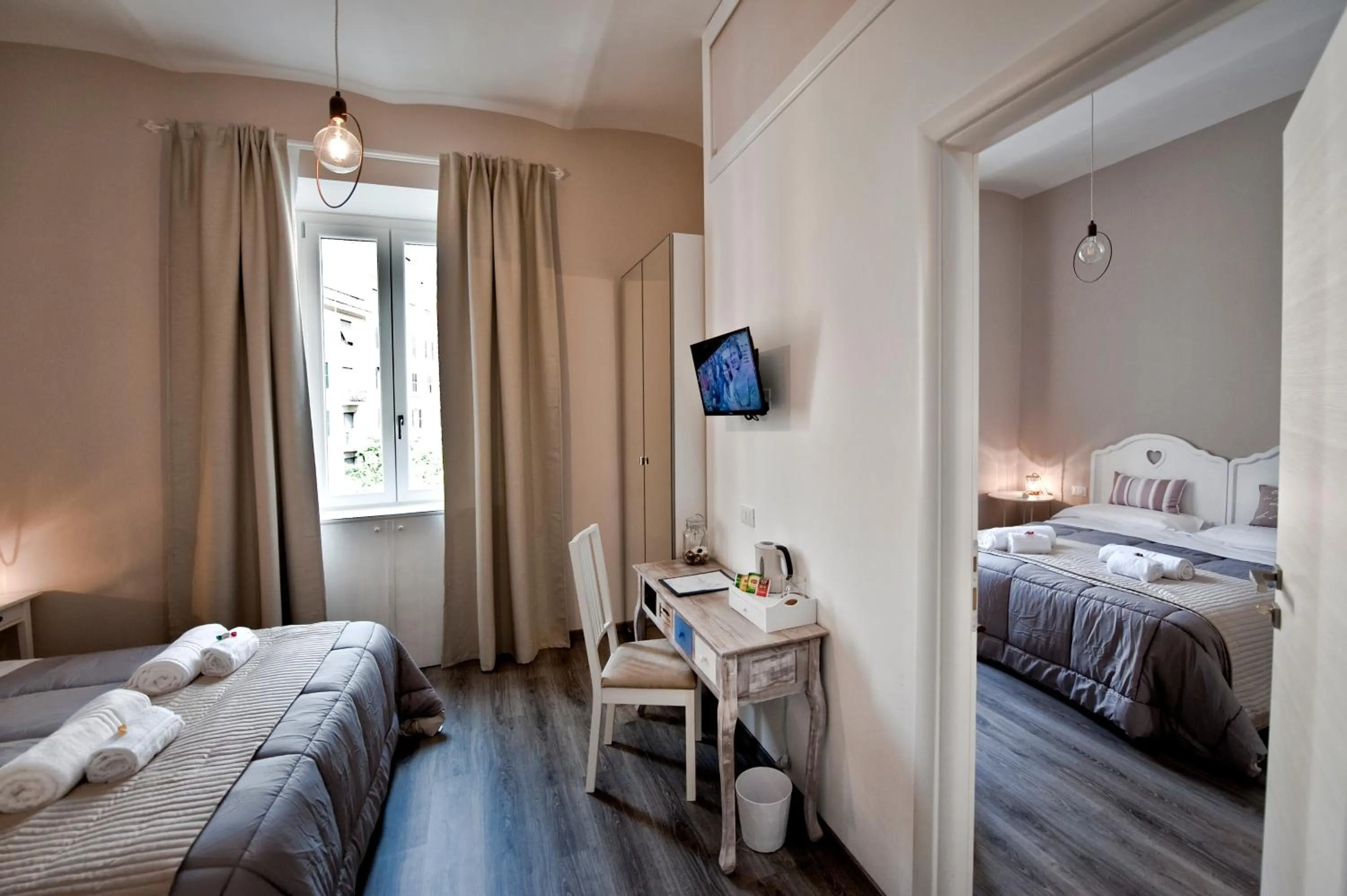 Photo of the whole room, Bed in TinkerBell GuestHouse