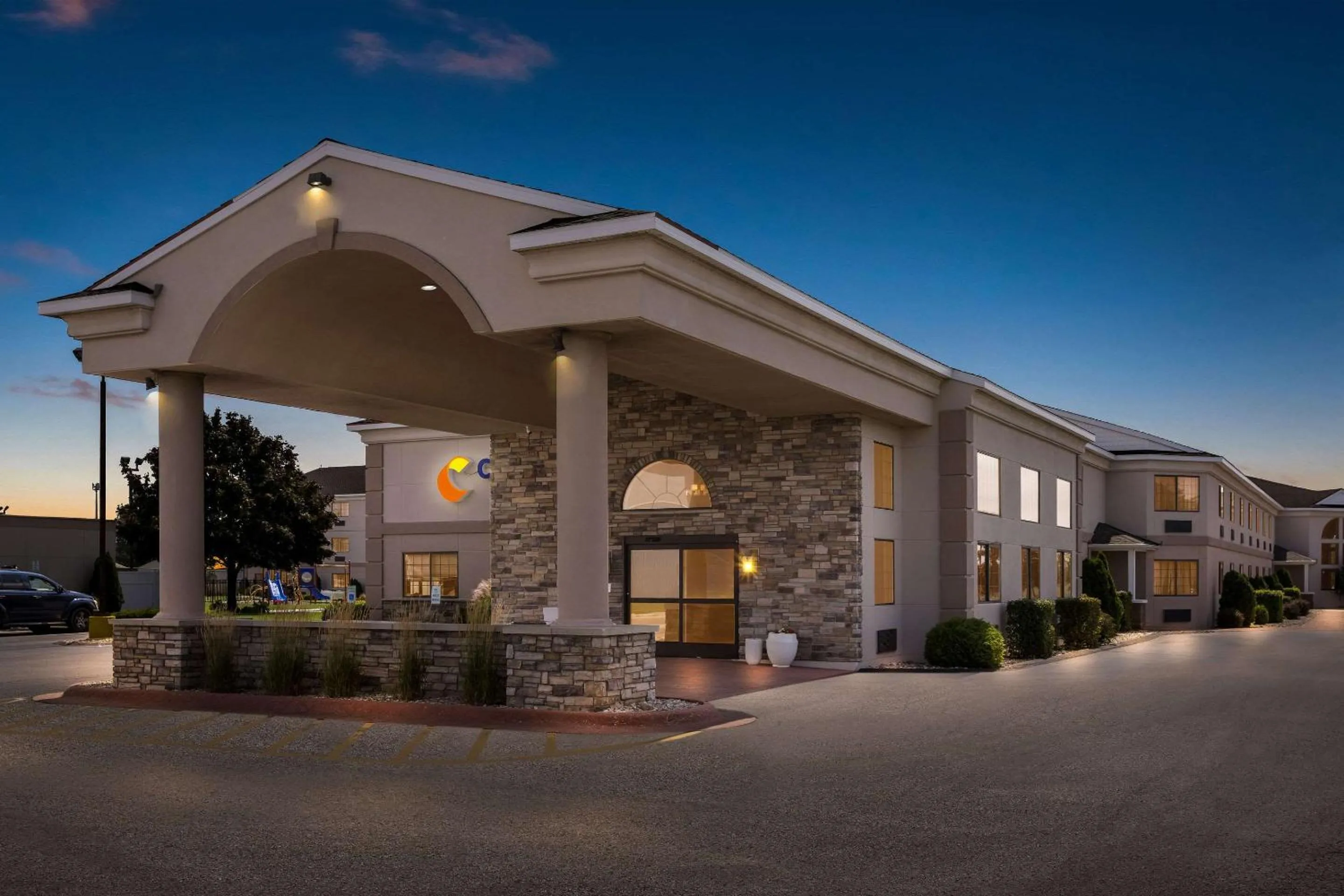 Property building in Comfort Inn & Suites Ludington near US-10