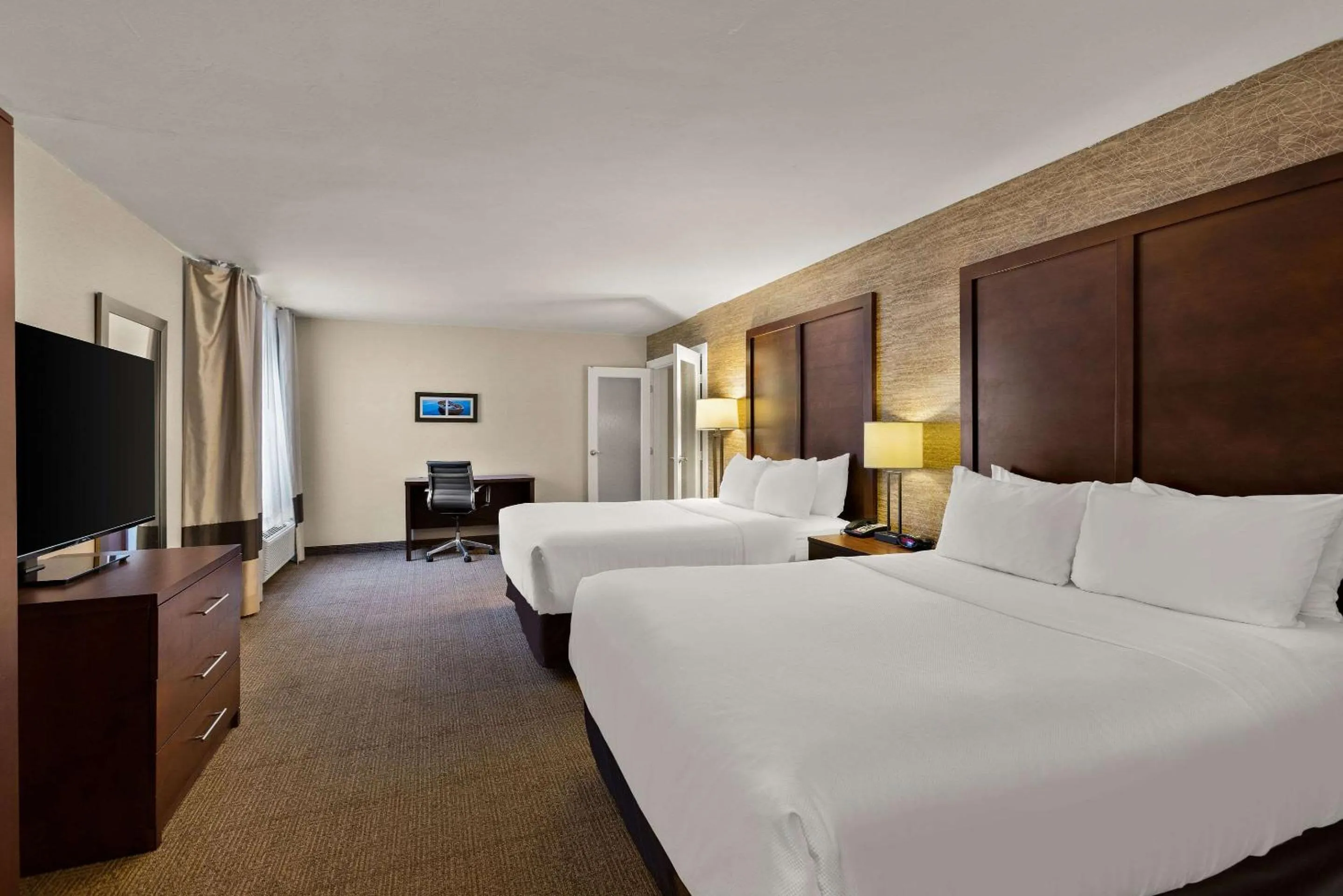 Bedroom, Bed in Comfort Inn & Suites Ludington near US-10