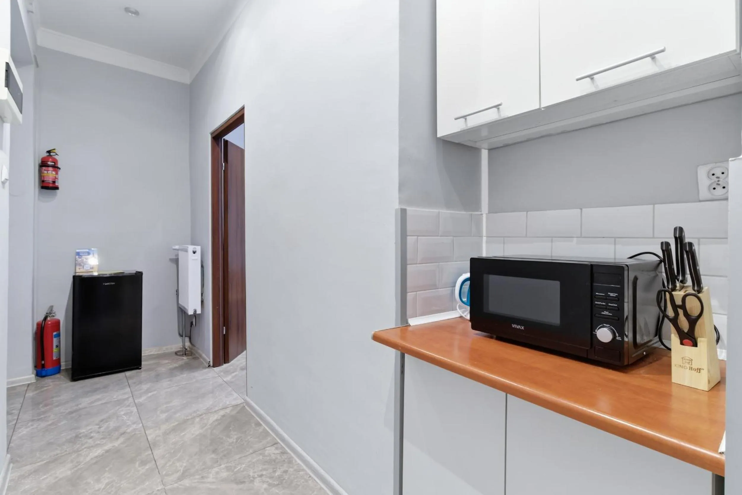 microwave in 70s Guest room