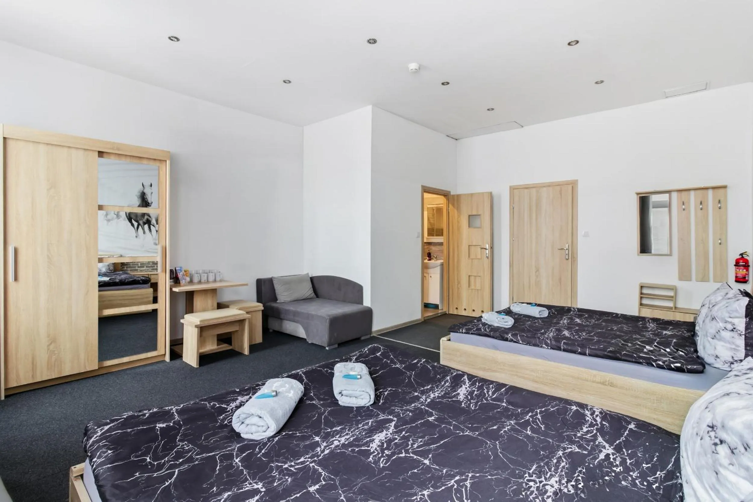 View (from property/room), Bed in 70s Guest room