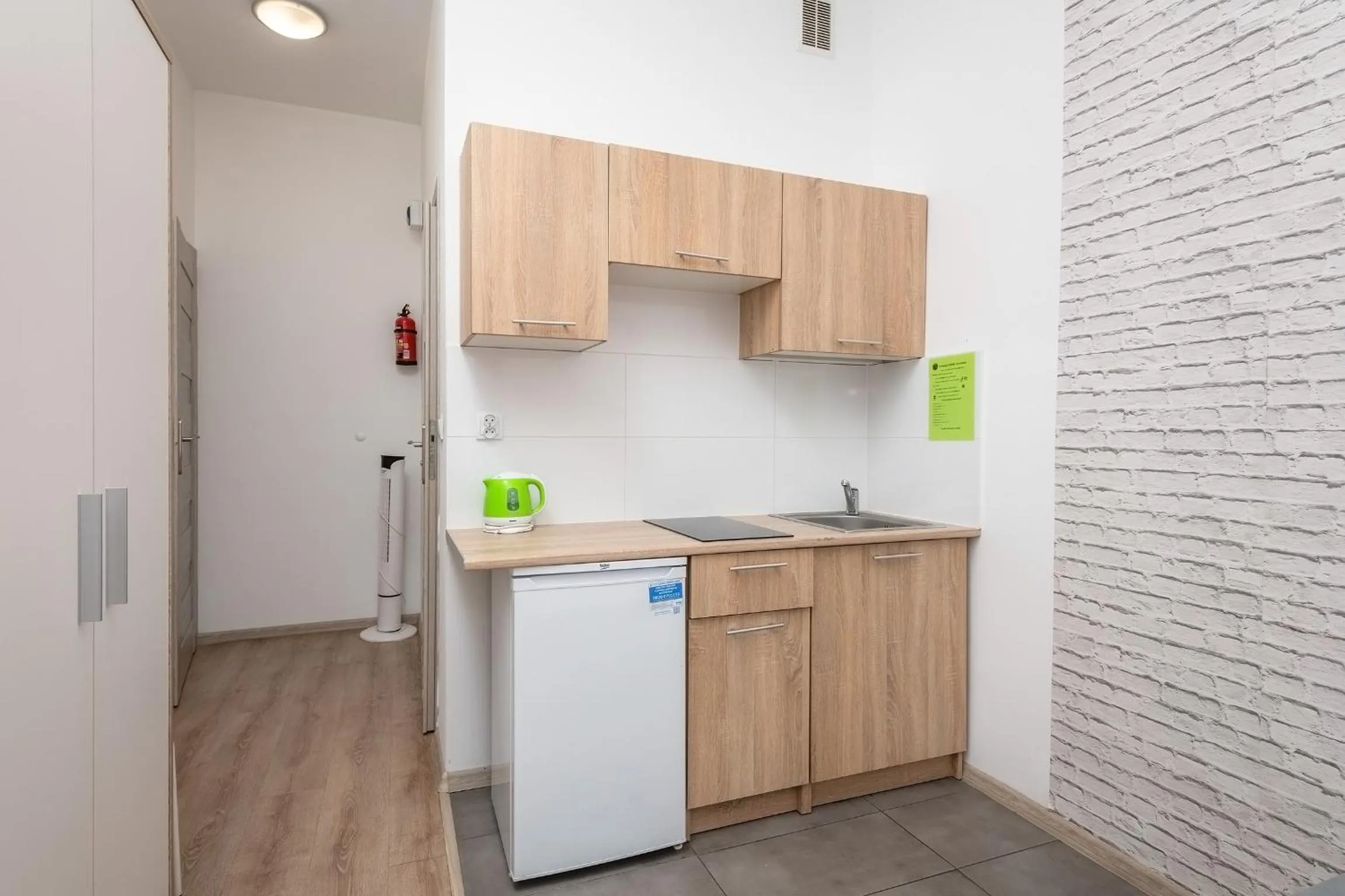 Coffee/tea facilities in 70s Guest room