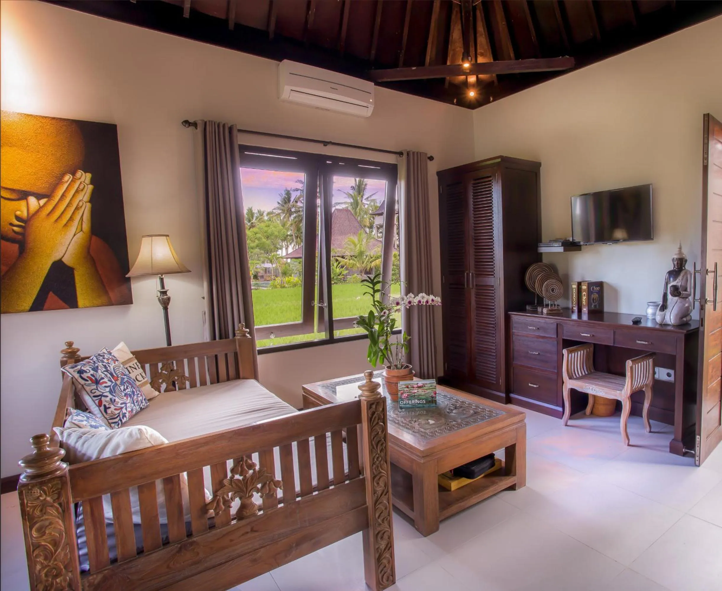 TV and multimedia, Bed in Solo Villas & Retreat
