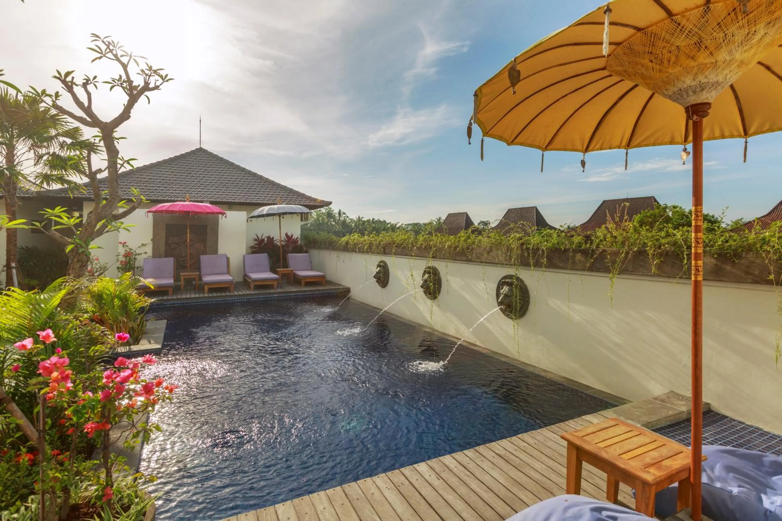 Swimming pool in Solo Villas & Retreat