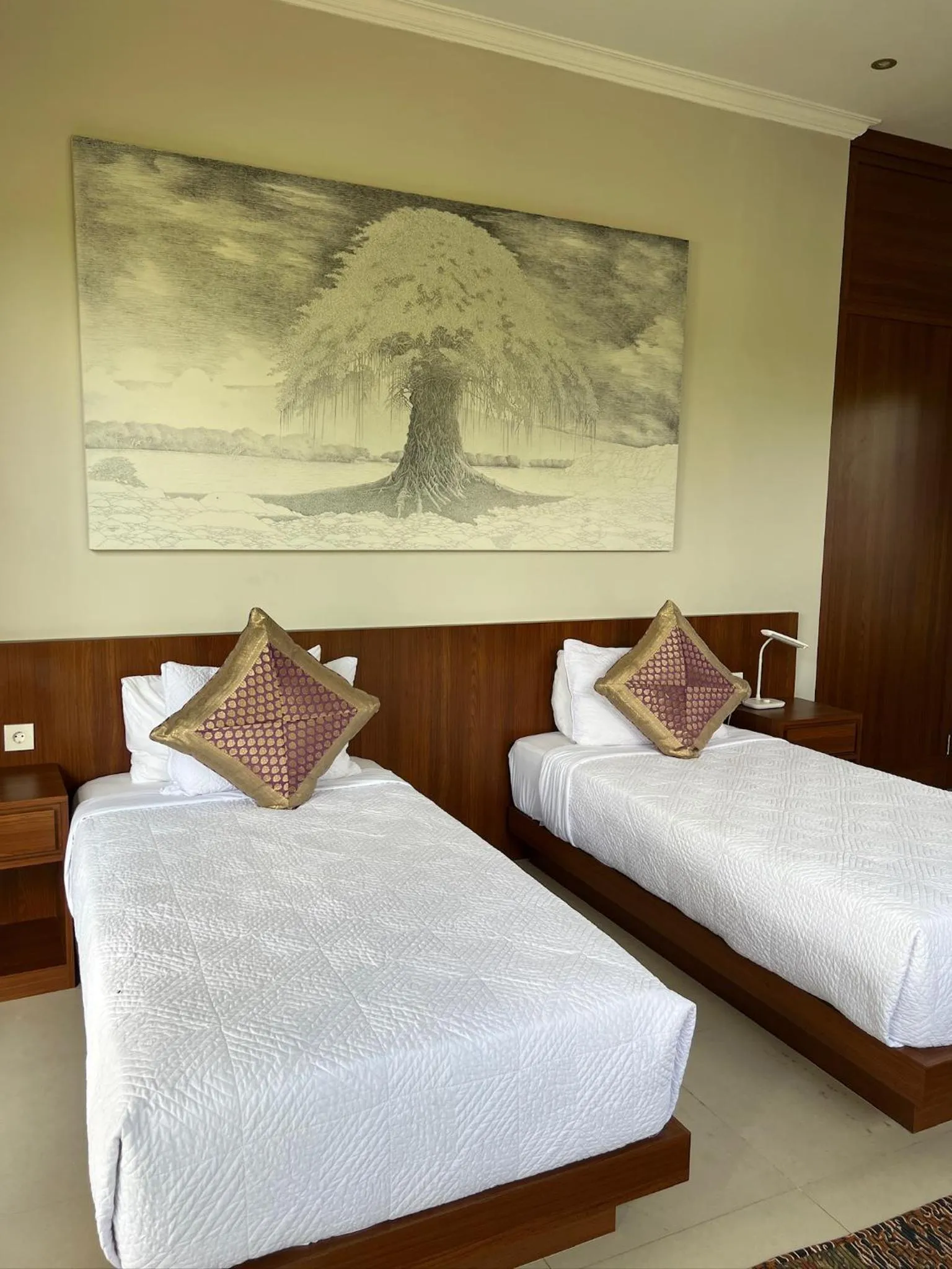 Bed in Solo Villas & Retreat