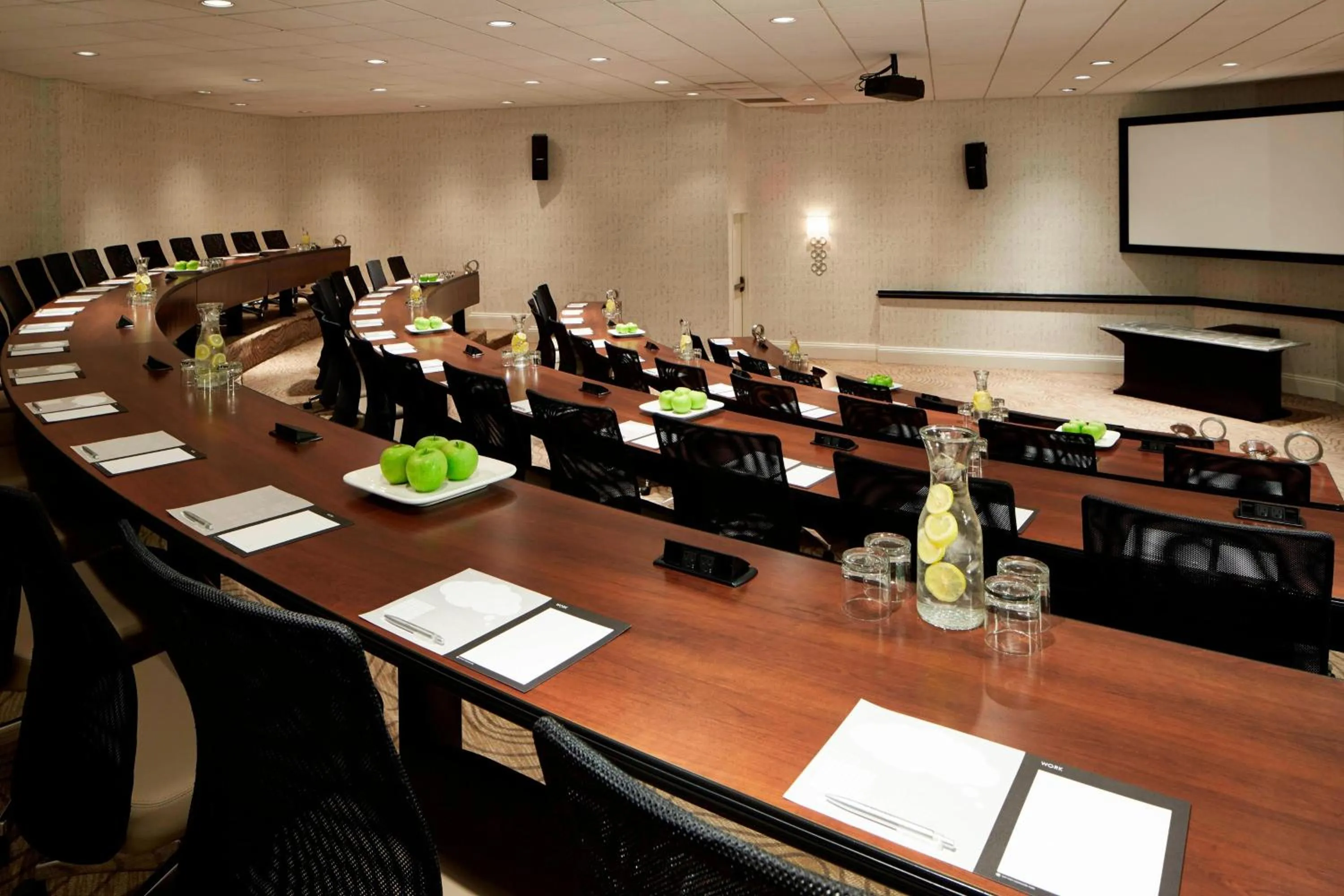 Meeting/conference room in Renaissance Orlando Airport Hotel