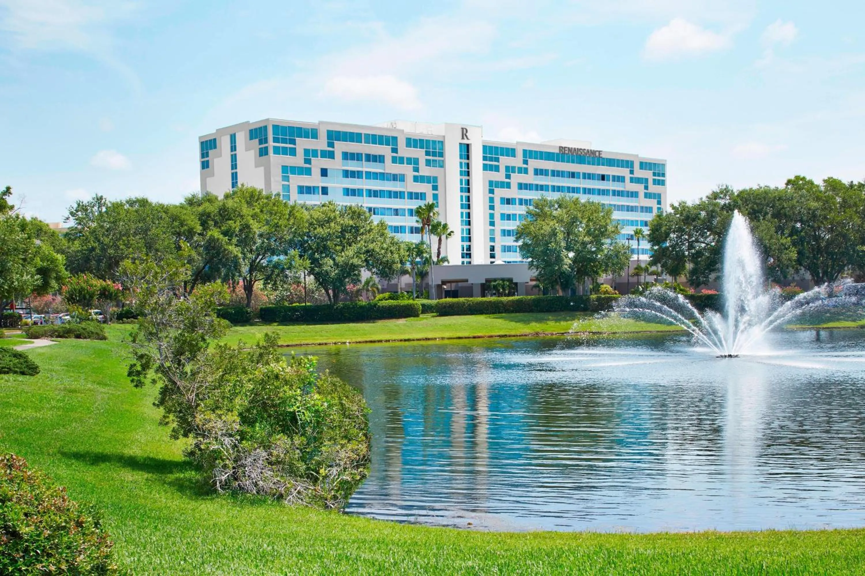 Property building in Renaissance Orlando Airport Hotel