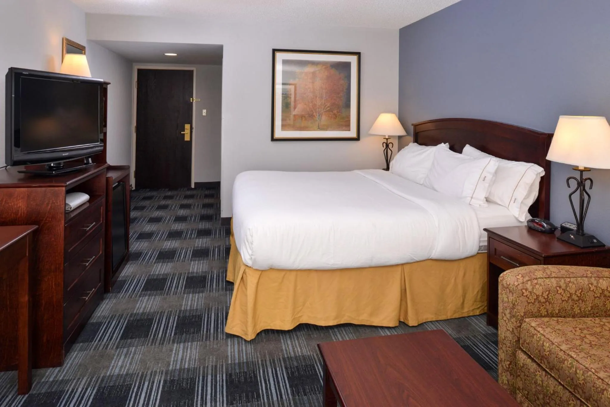 Photo of the whole room, Bed in Holiday Inn Express La Junta by IHG