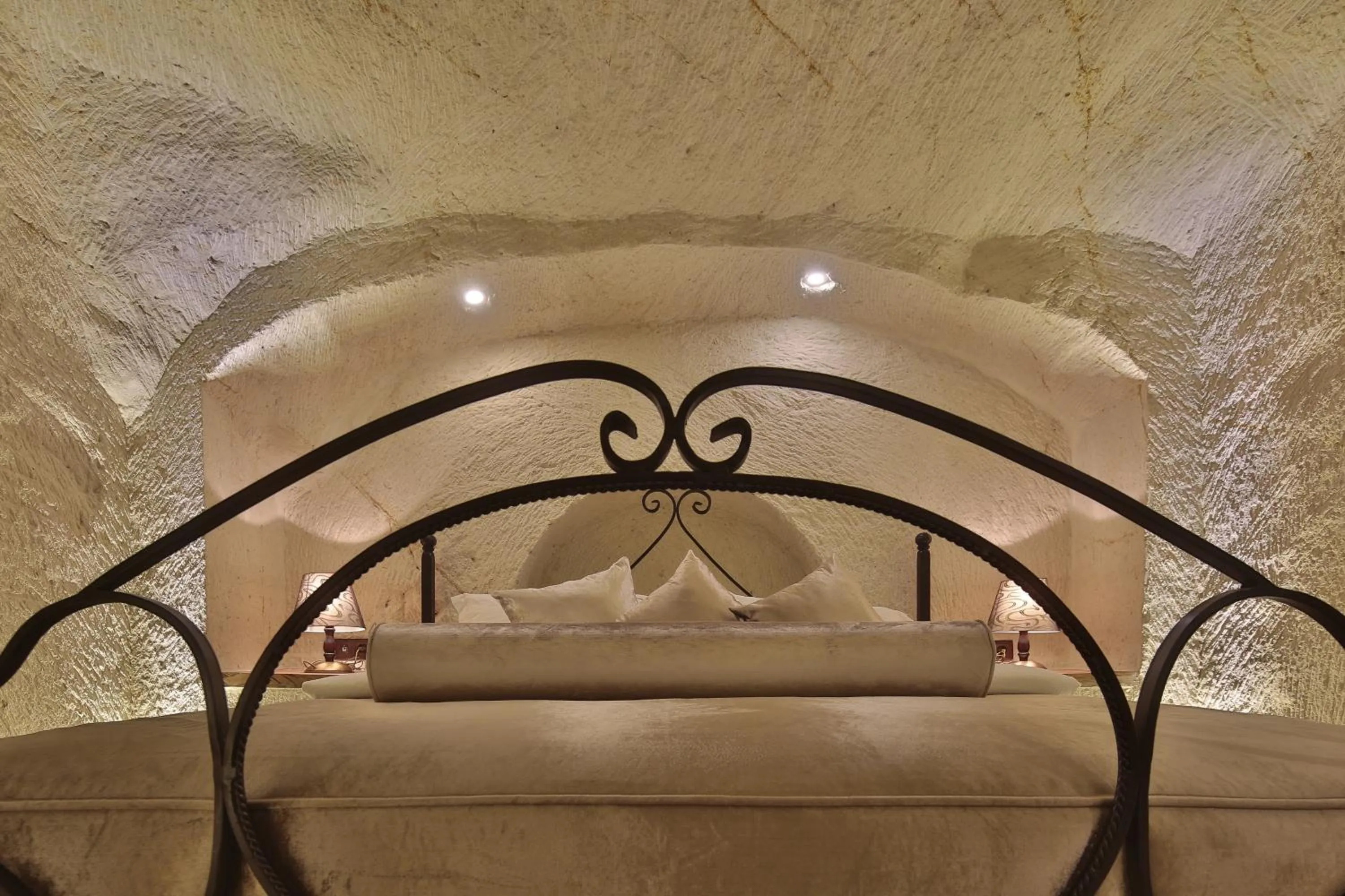 Bed in Asuwari Suites Cappadocia