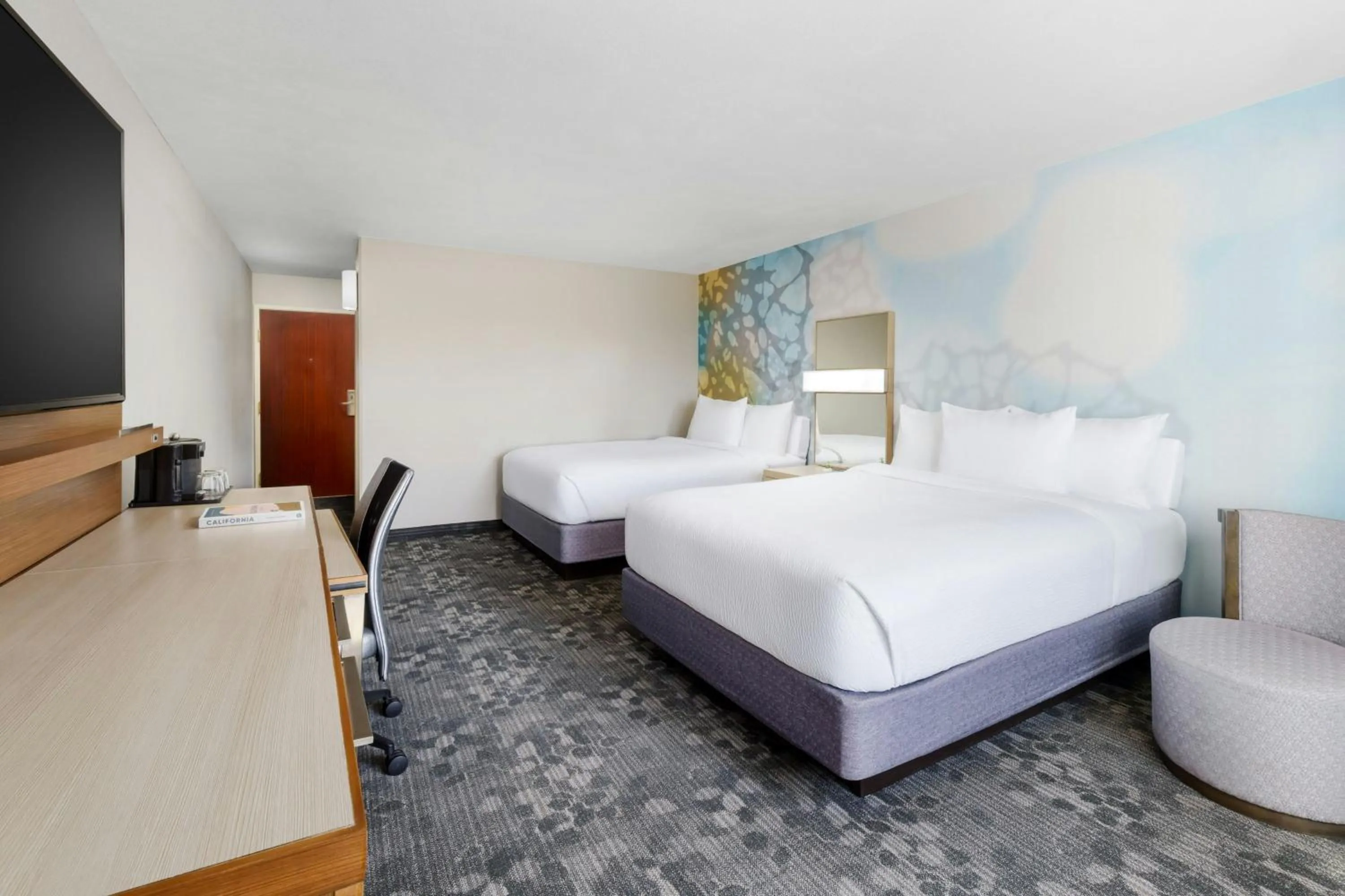 Photo of the whole room, Bed in Courtyard by Marriott Palmdale