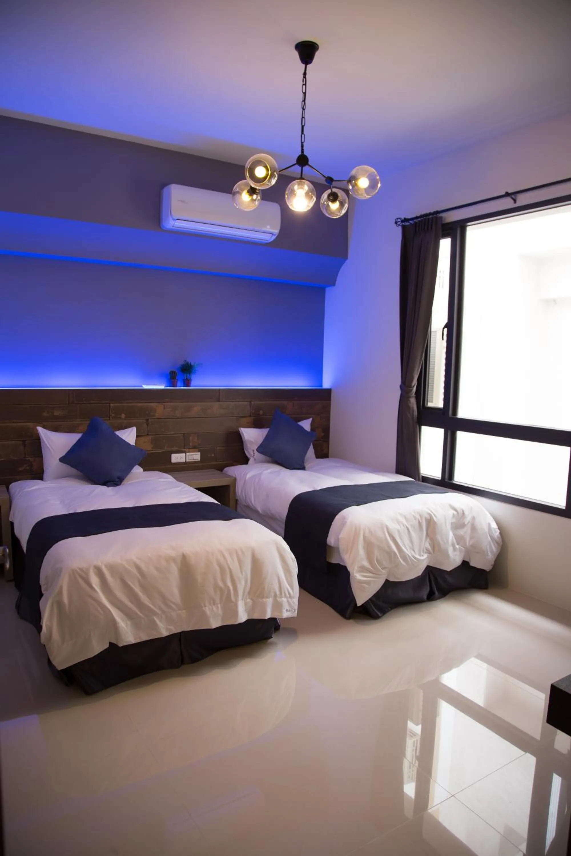 Photo of the whole room, Bed in BUDDY 35