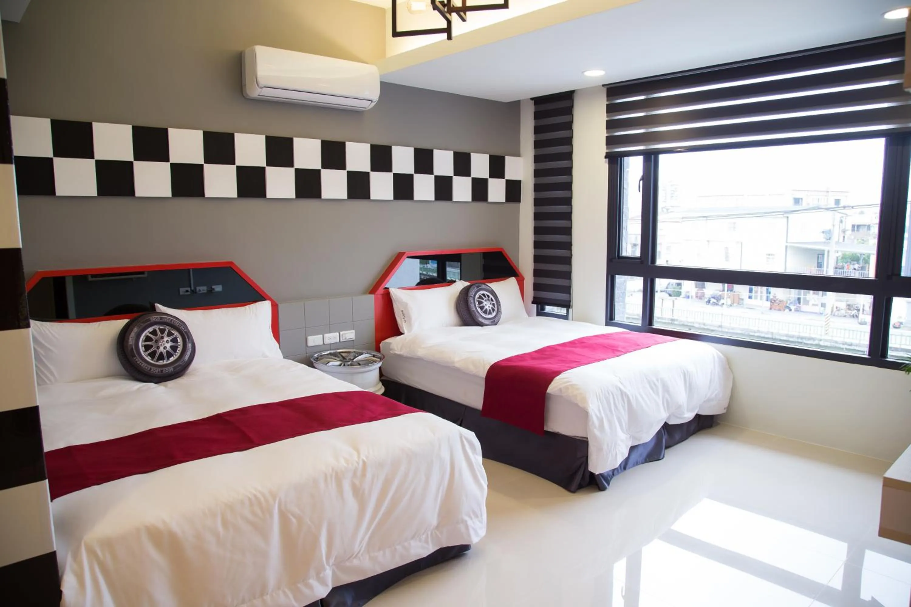 Photo of the whole room, Bed in BUDDY 35