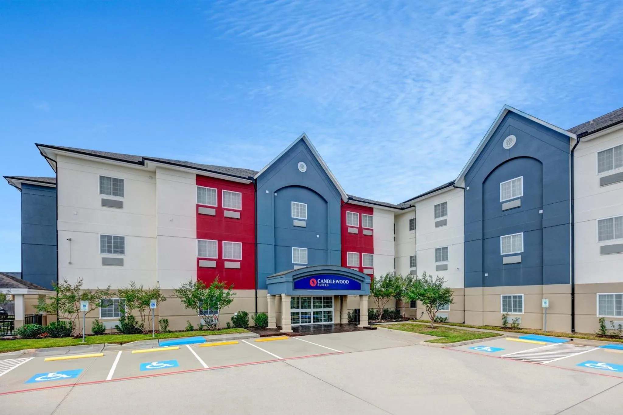 Property building in Candlewood Suites Lake Jackson by IHG