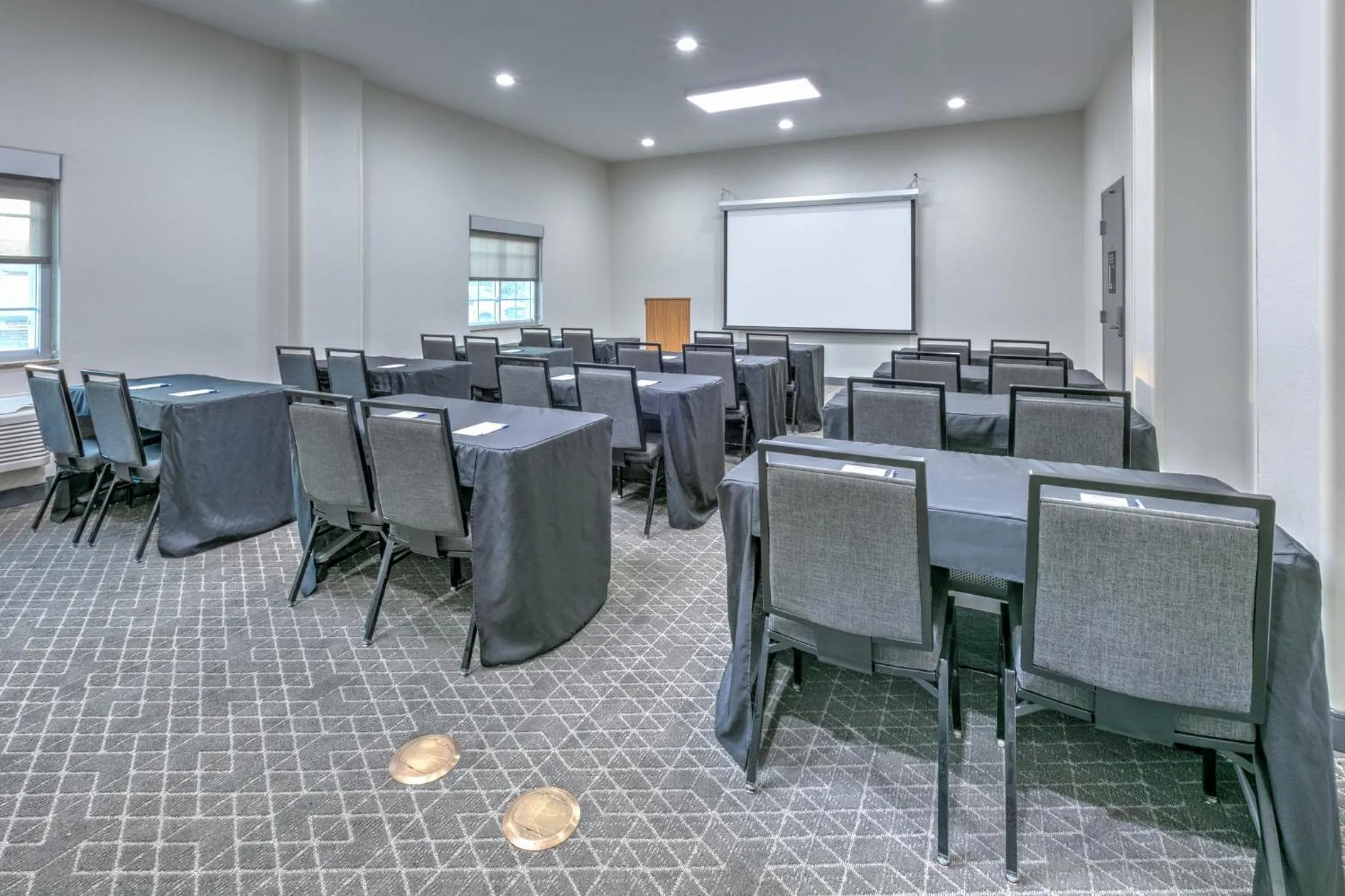 Meeting/conference room in Candlewood Suites Lake Jackson by IHG