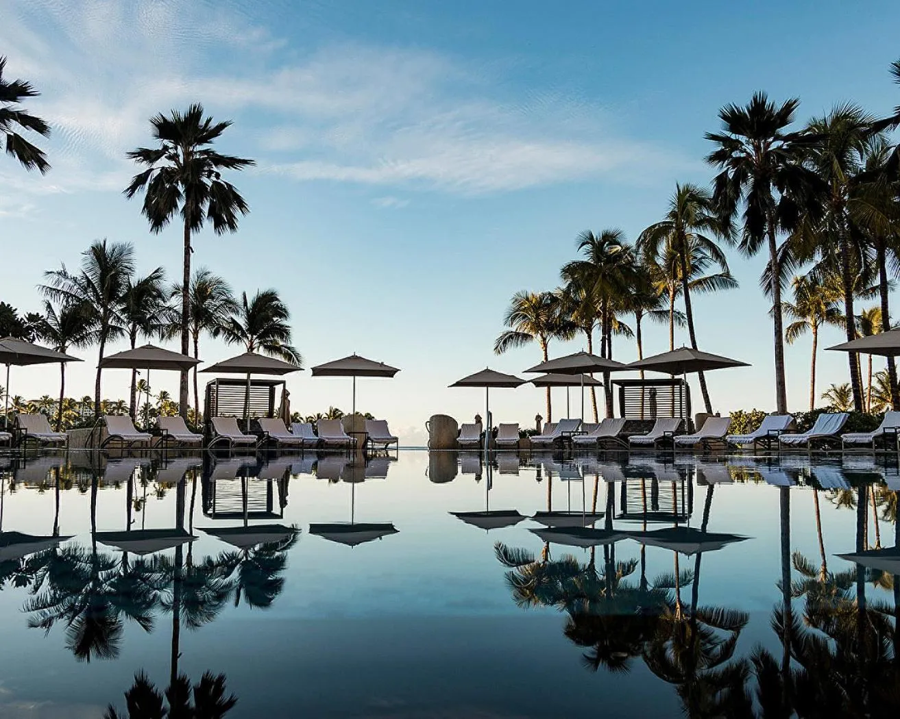 Swimming pool in Four Seasons Resort Oahu at Ko Olina