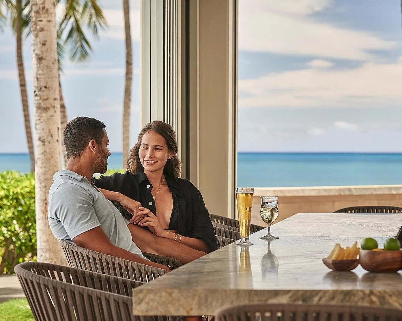 Lounge or bar in Four Seasons Resort Oahu at Ko Olina