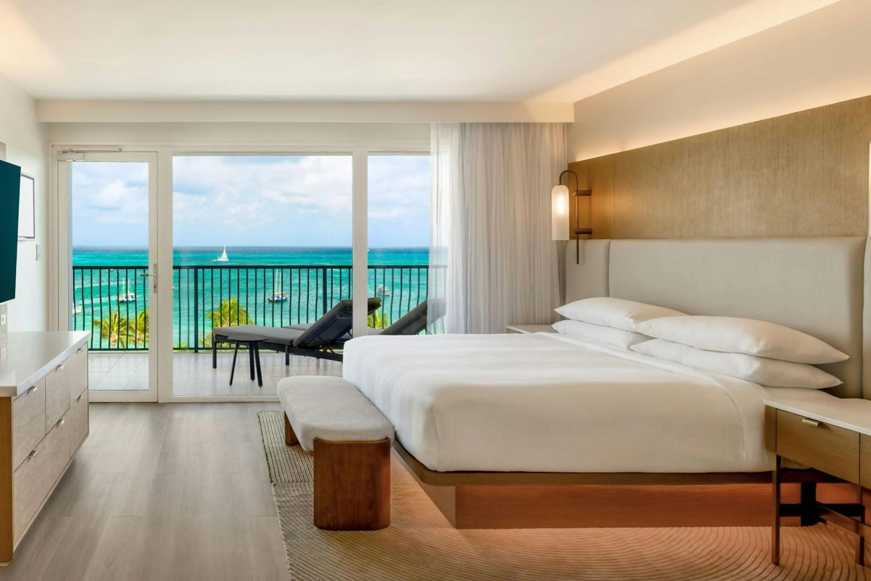 Photo of the whole room, Bed in Aruba Marriott Resort & Stellaris Casino