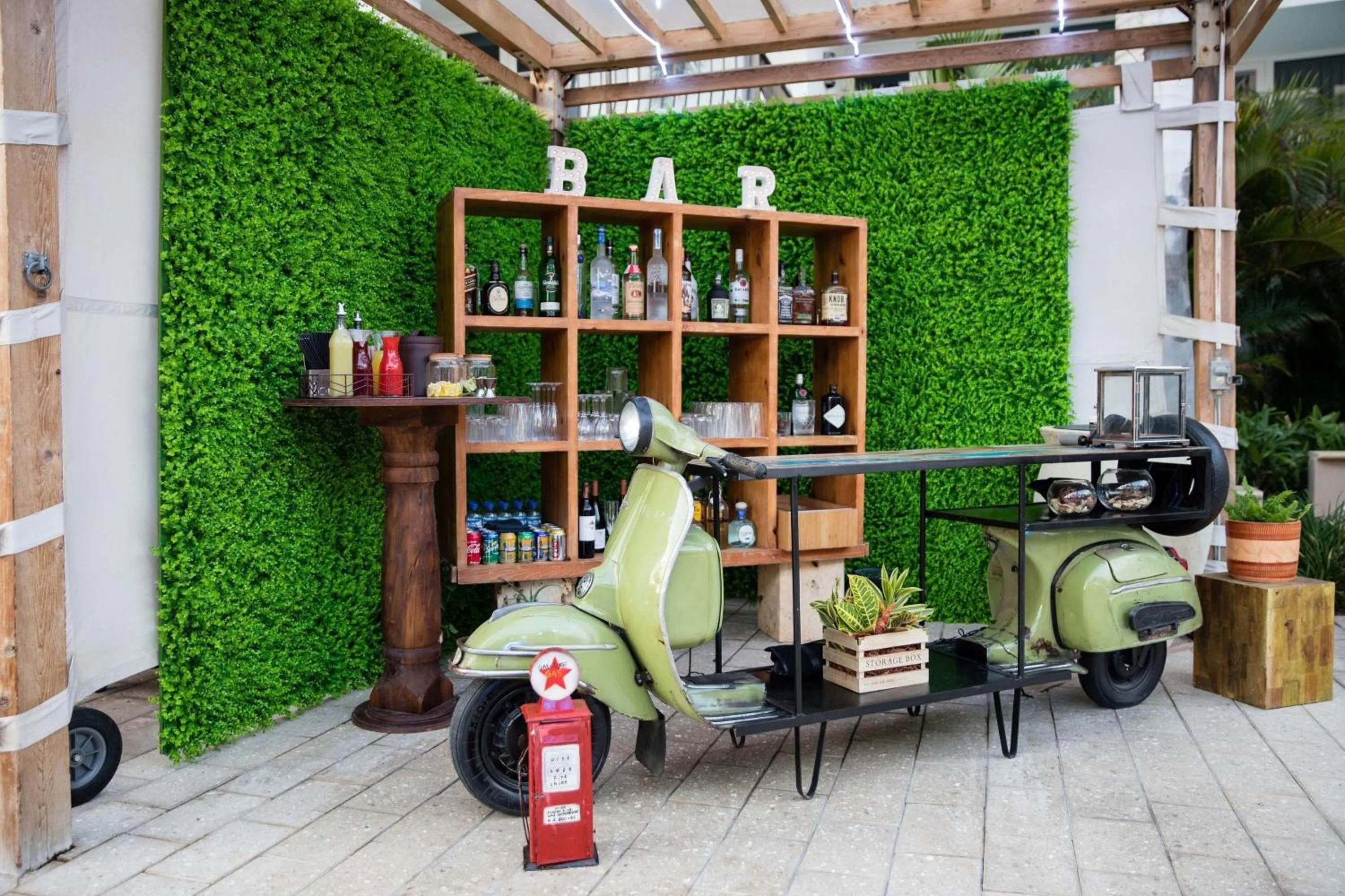 Swimming pool in Aruba Marriott Resort & Stellaris Casino