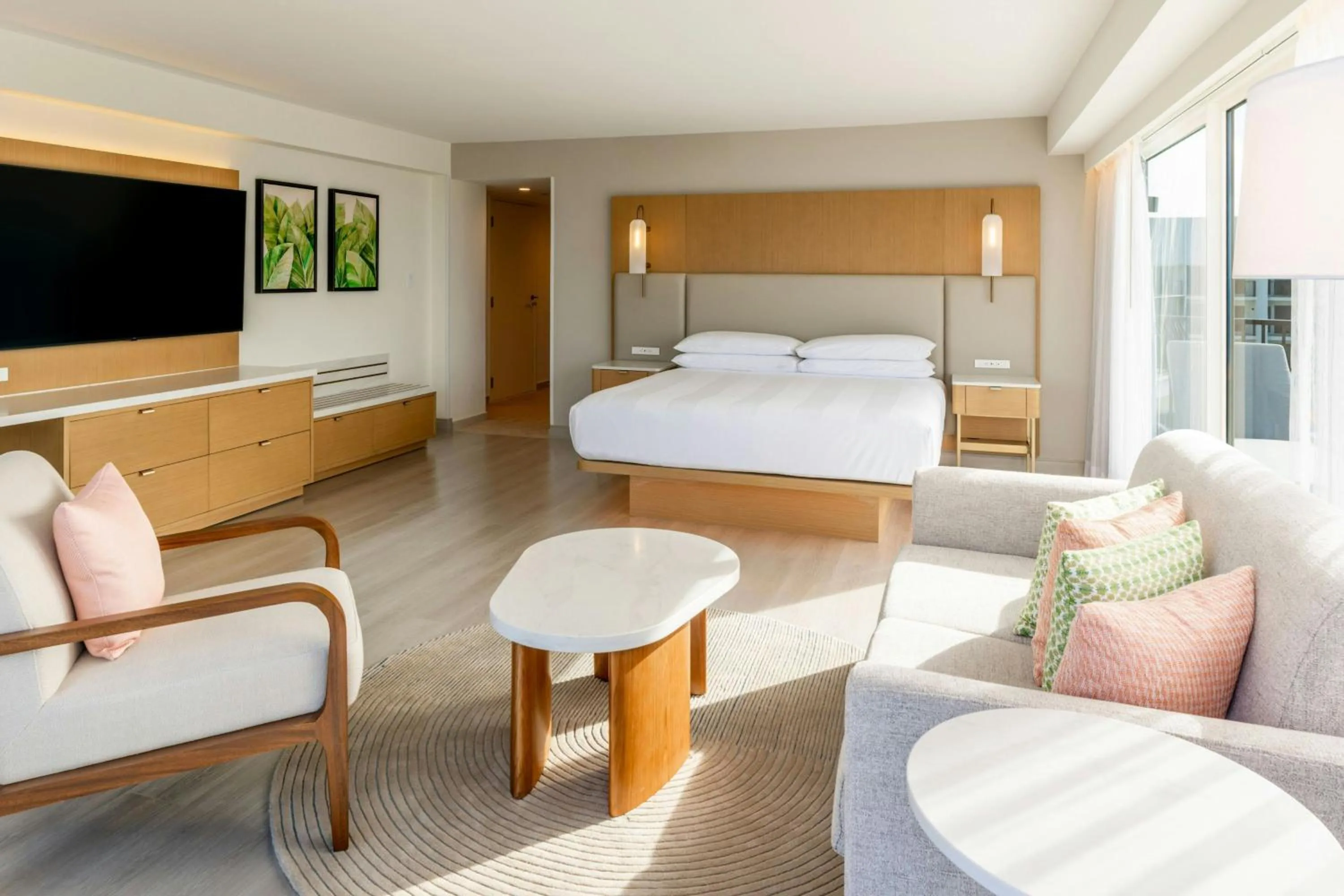 Photo of the whole room, Bed in Aruba Marriott Resort & Stellaris Casino