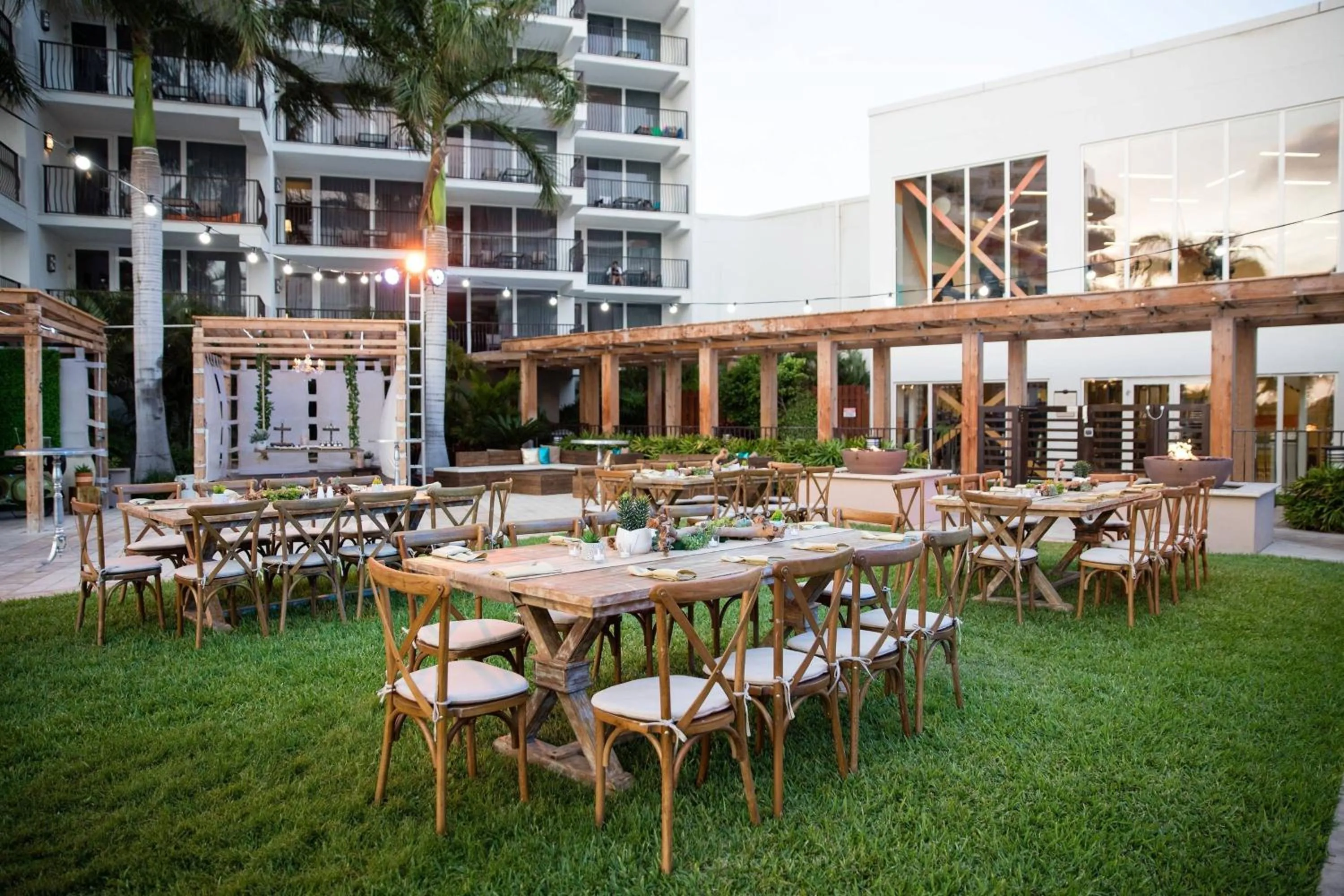 Swimming pool in Aruba Marriott Resort & Stellaris Casino