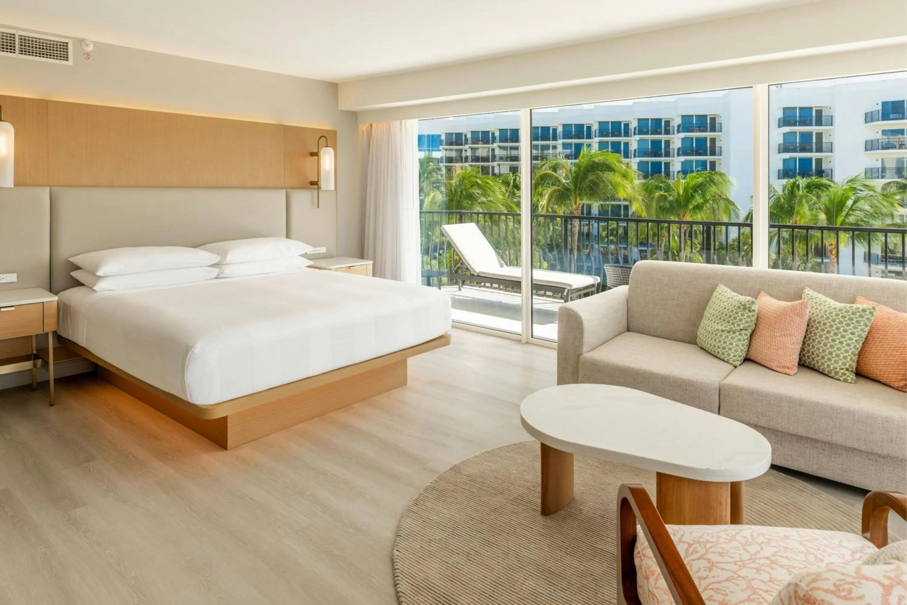 Photo of the whole room, Bed in Aruba Marriott Resort & Stellaris Casino