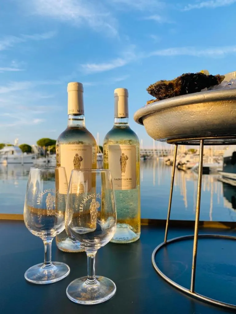 Restaurant/places to eat in Le Spinaker