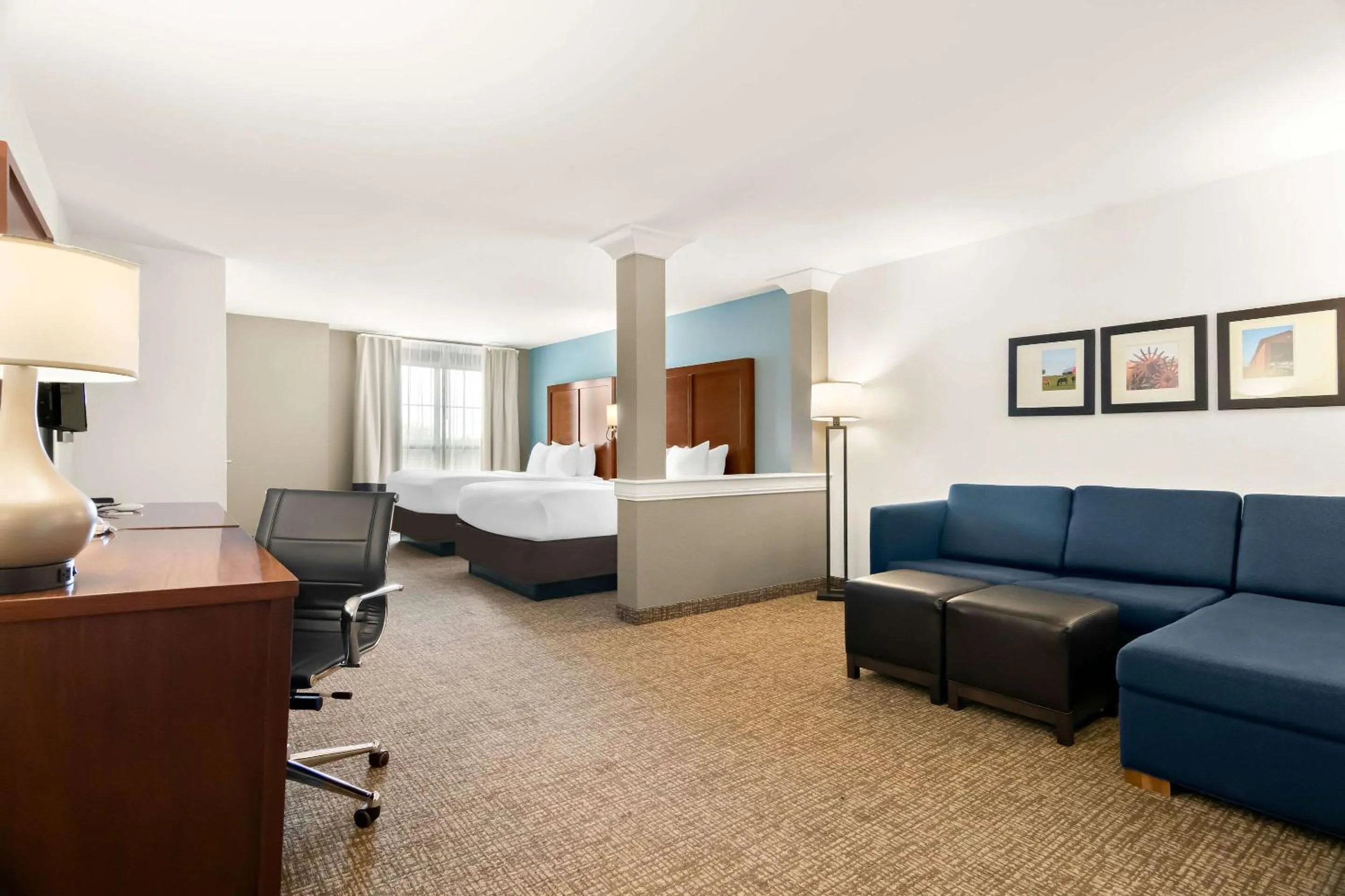 Bedroom, Bed in Comfort Suites Rensselaer near Fair Oaks