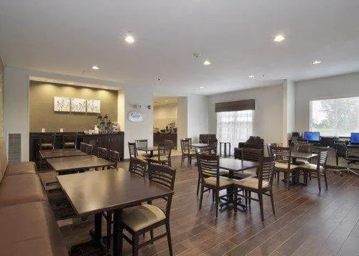 Restaurant/places to eat in Sleep Inn & Suites Marshall - University Area