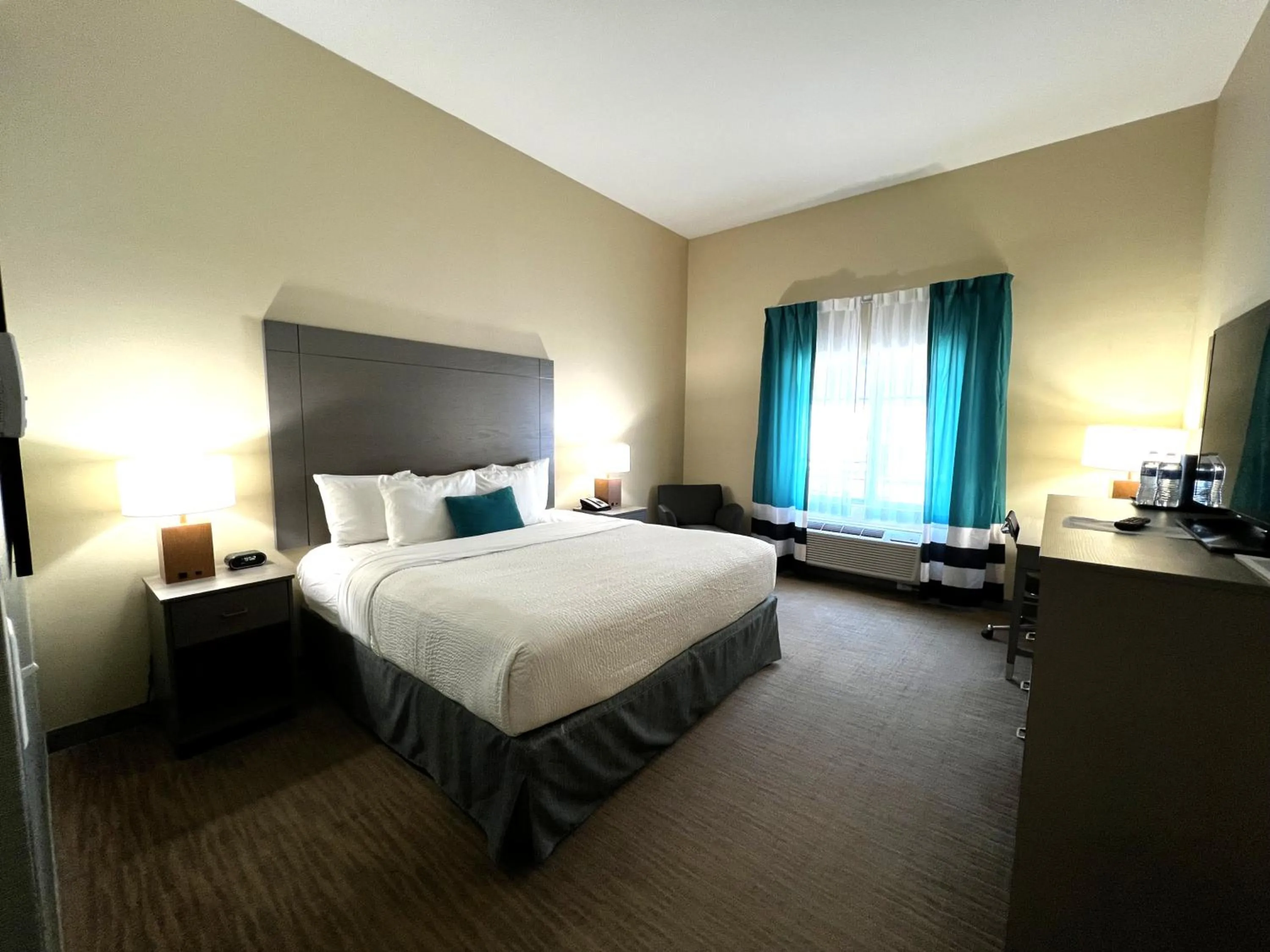 acessibility, Bed in Marina Bay Hotel & Suites, an Ascend Collection Hotel