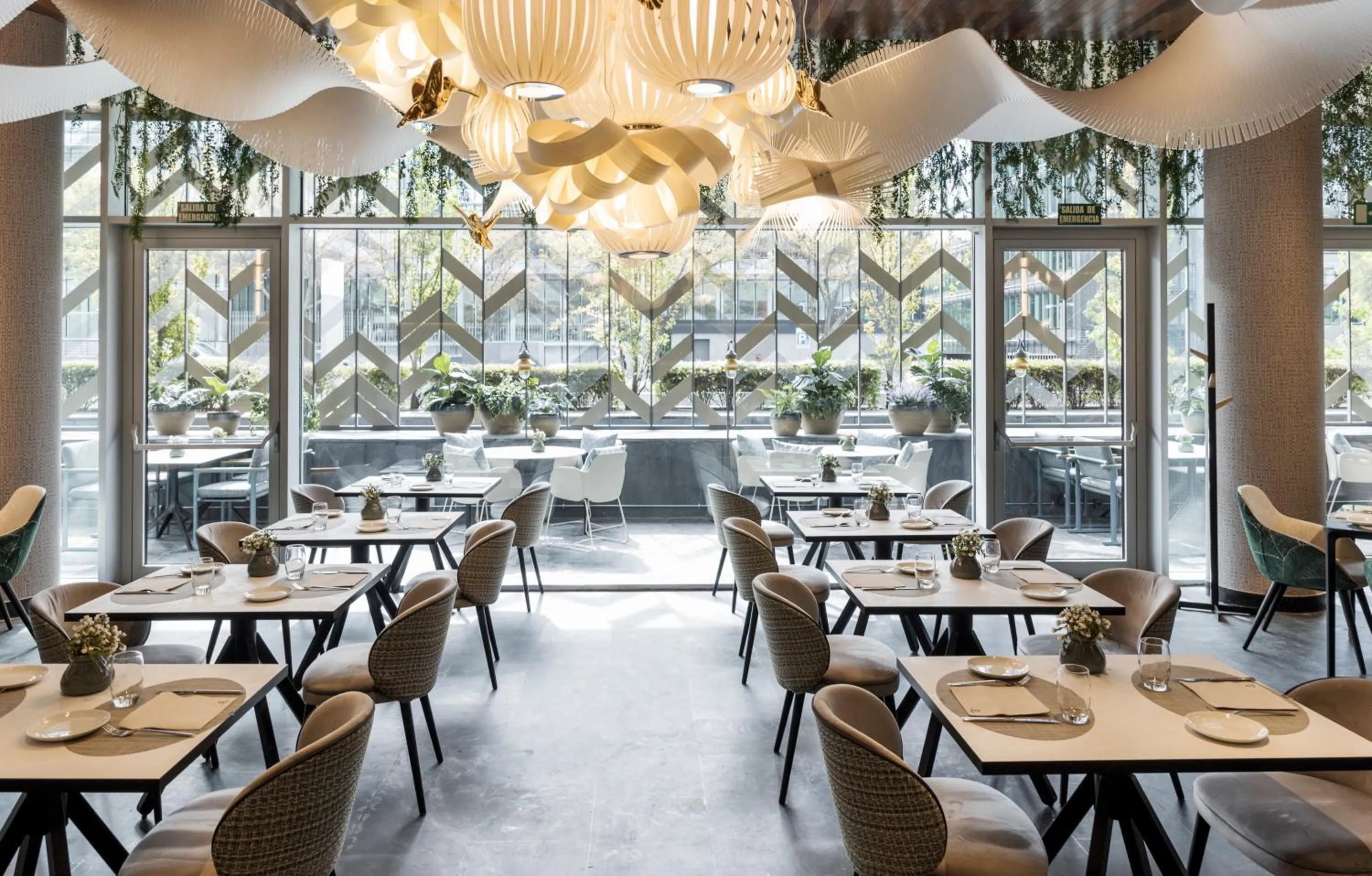 Restaurant/places to eat in Ilunion Atrium